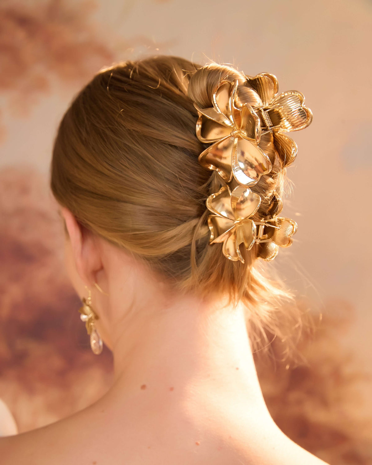 Radiant Clover Gold Flower Claw Set (2-Piece)