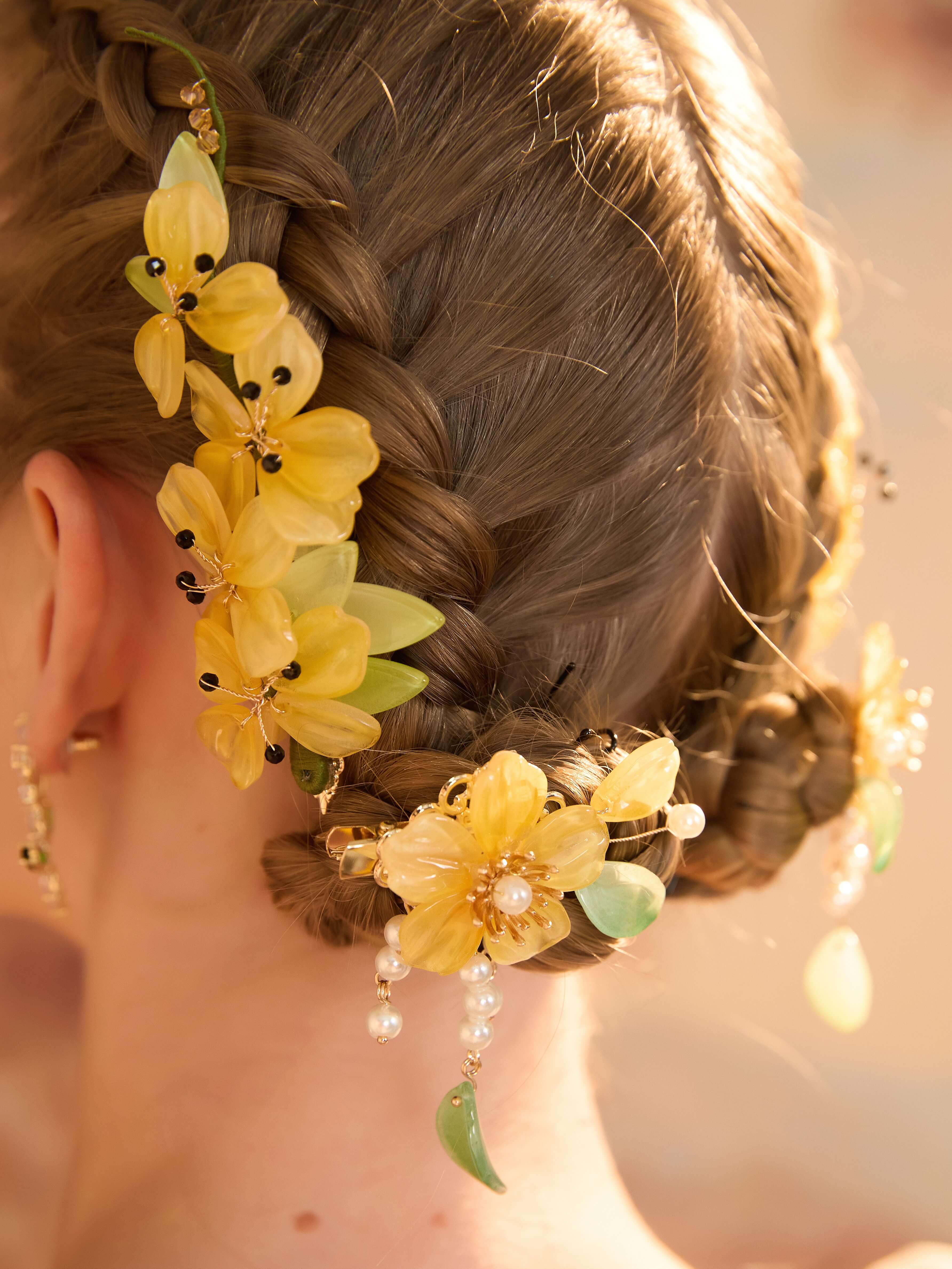 Marigold Floral Pearl Dangle Clip (2-Piece Set)