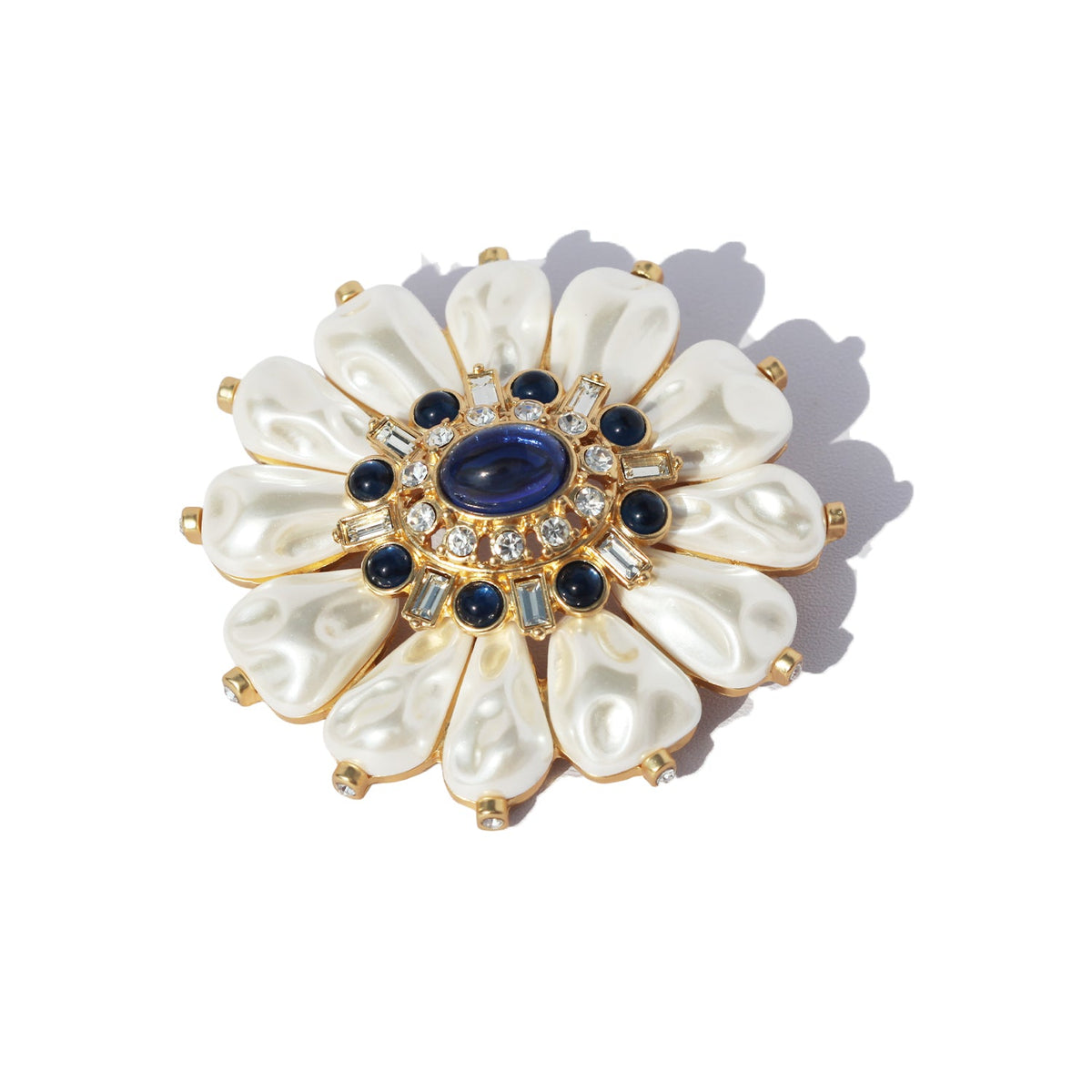 Baroque Pearl Daisy Midnight Brooch brooch JewelryBlossom #flowerjewelry# #weddingjewelry# #bridaljewelry# #weddinggift# #bridemaidgift##giftforher# #mothergift# #daughtergift# #birthdaygift# #anniversarygi