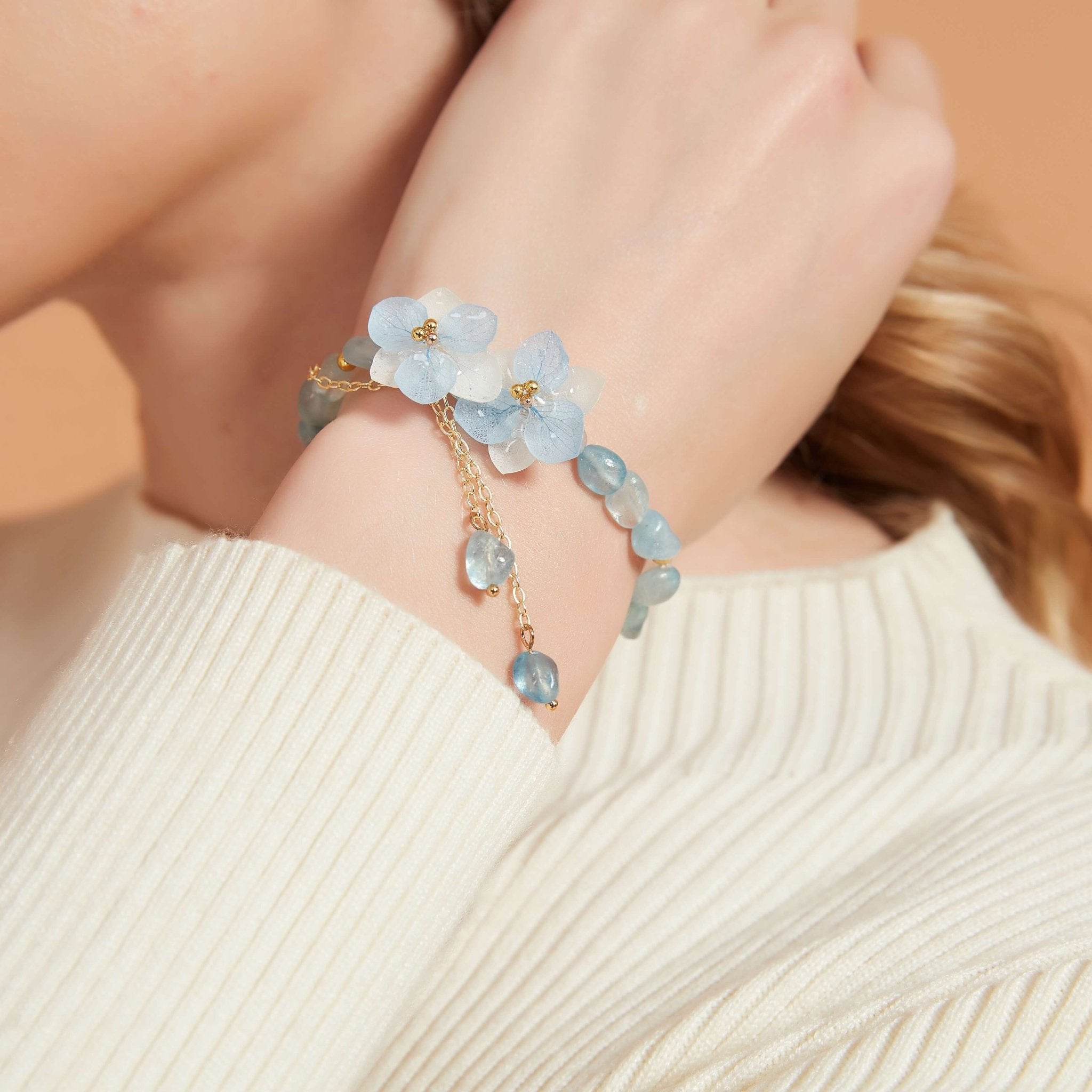 Blue Hydrangea Crystal Beaded BraceletBraceletJewelryBlossomuniqueflowerearringsgiftforhermothergiftdaughtergiftbirthdaygiftanniversarygift