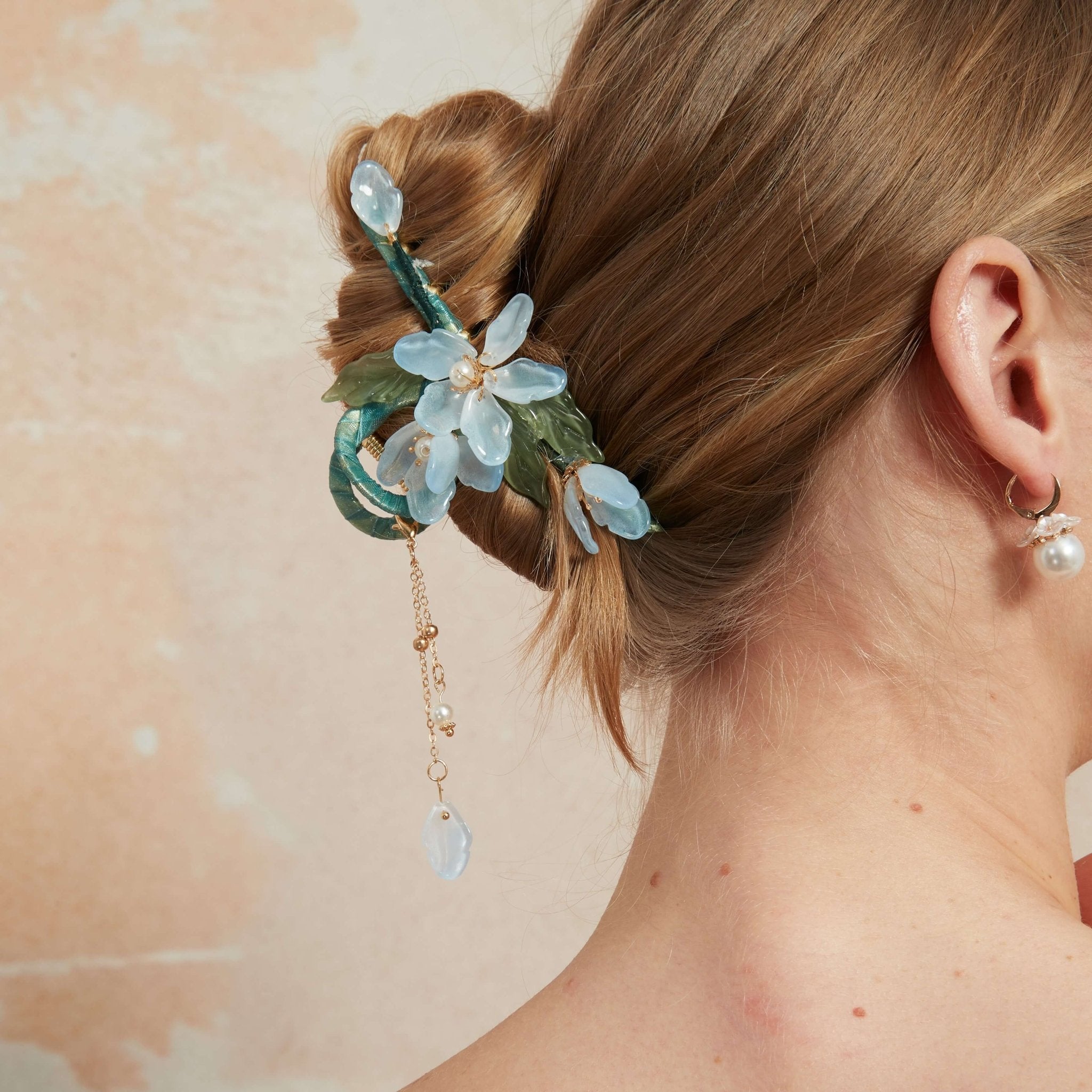 Celestial Blue Floral Hair Clawhair clawsJewelryBlossomuniqueflowerearringsgiftforhermothergiftdaughtergiftbirthdaygiftanniversarygift