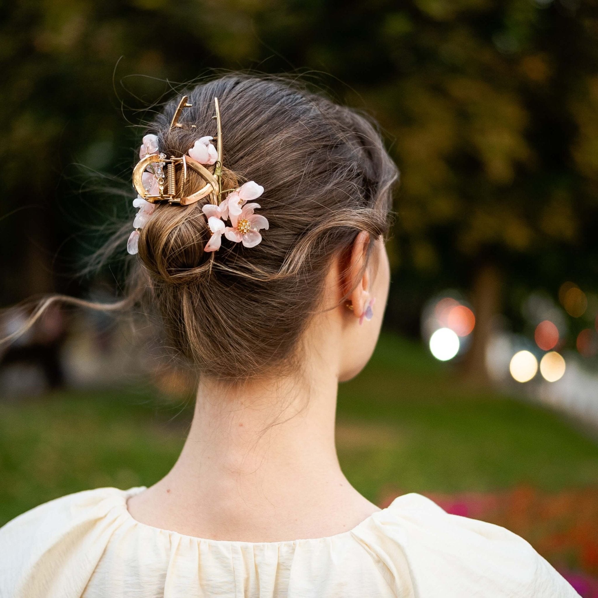 Cherry Blossom Crystal Hair Clawhair clawsJewelryBlossomuniqueflowerearringsgiftforhermothergiftdaughtergiftbirthdaygiftanniversarygift