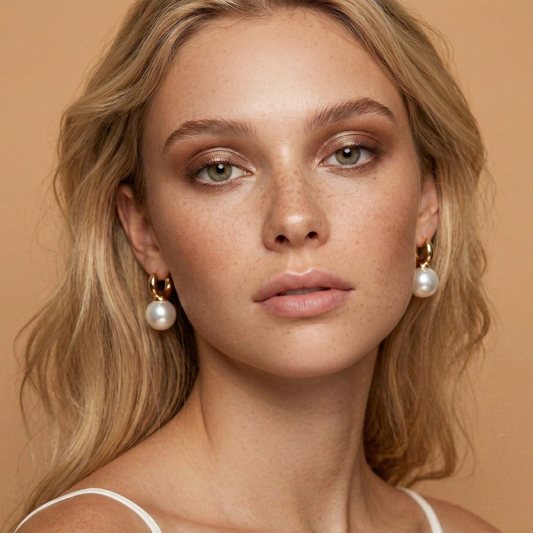 Crystal Pearl Hoop EarringsEarringsJewelryBlossomuniqueflowerearringsgiftforhermothergiftdaughtergiftbirthdaygiftanniversarygift