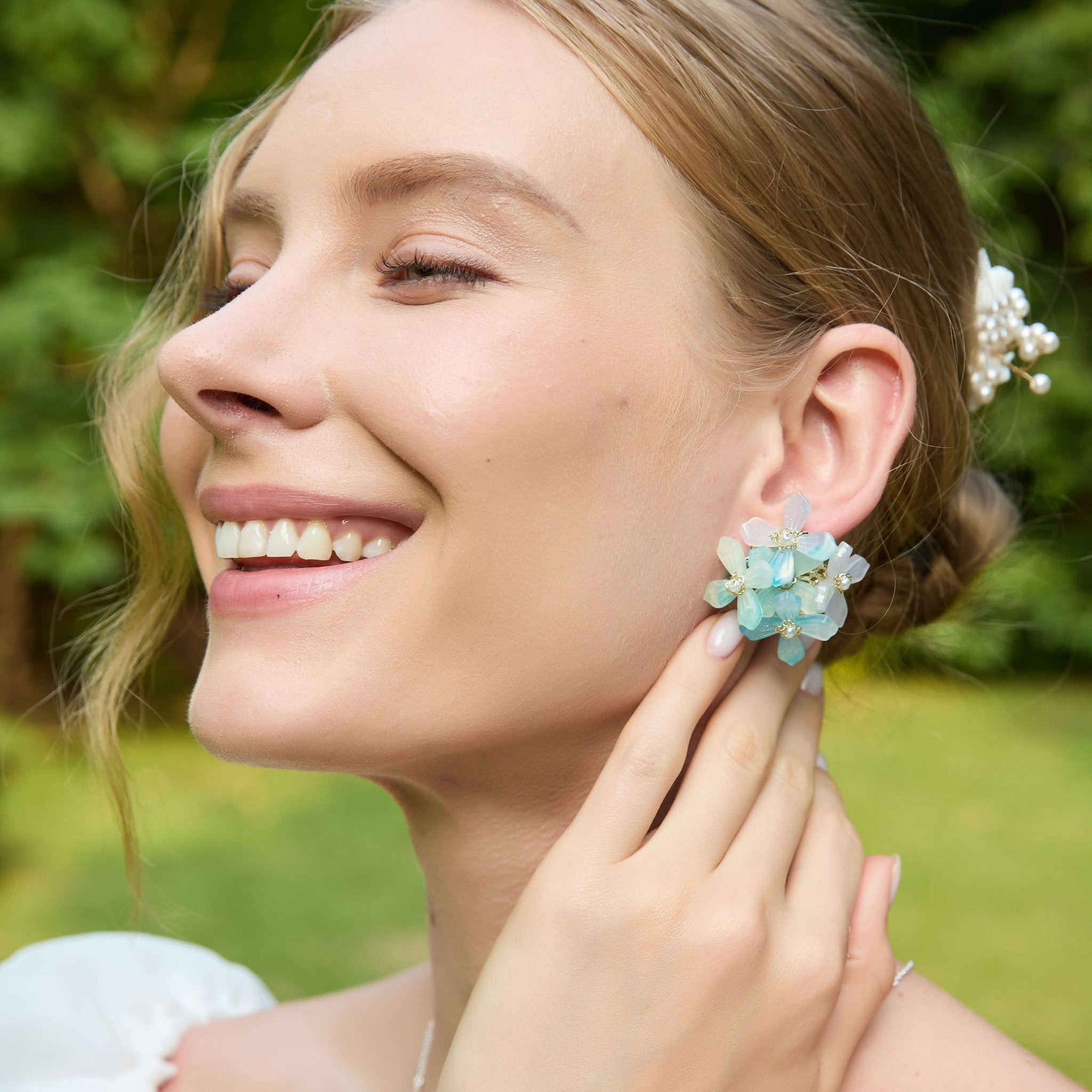 Frost Floral Cluster Hydrangea Stud EarringsHair ClipsJewelryBlossomuniqueflowerearringsgiftforhermothergiftdaughtergiftbirthdaygiftanniversarygift