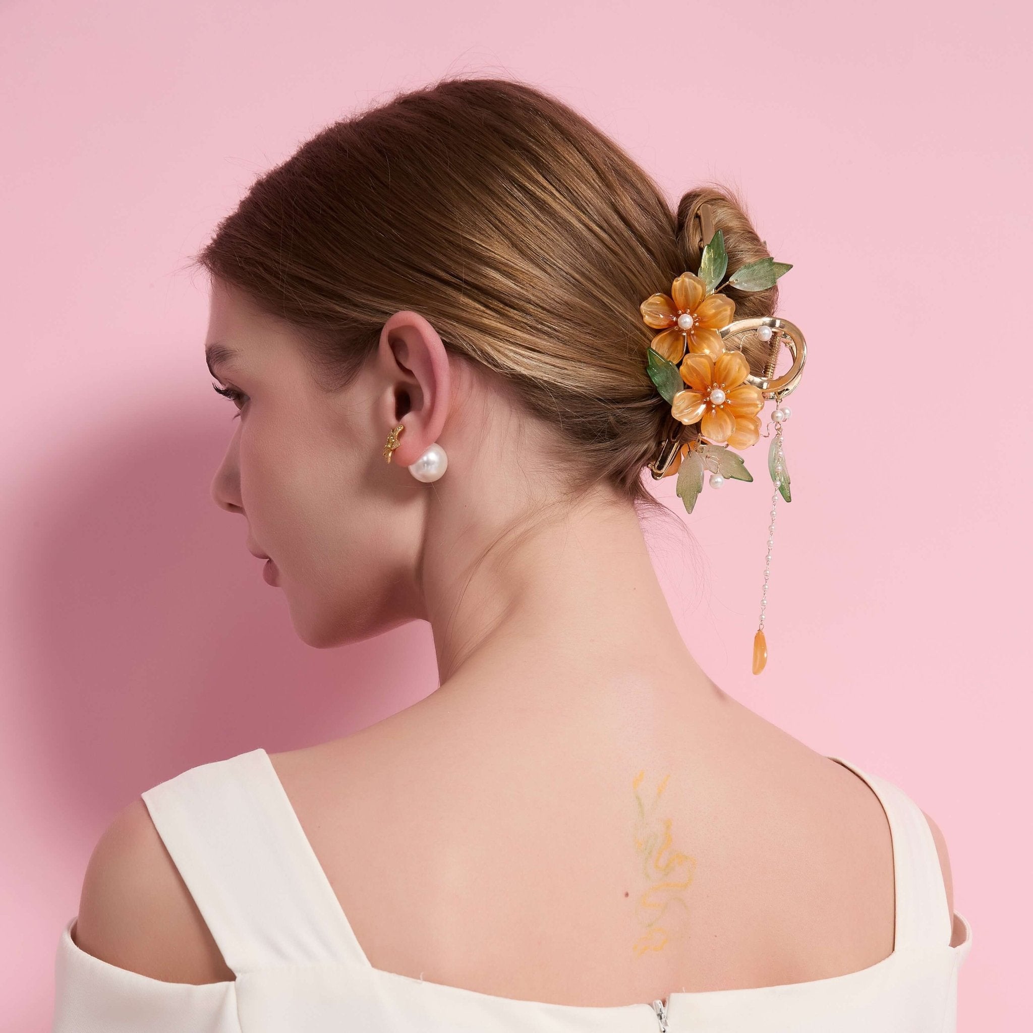 Golden Osmanthus Dew Hair Clawhair clawsJewelryBlossomuniqueflowerearringsgiftforhermothergiftdaughtergiftbirthdaygiftanniversarygift