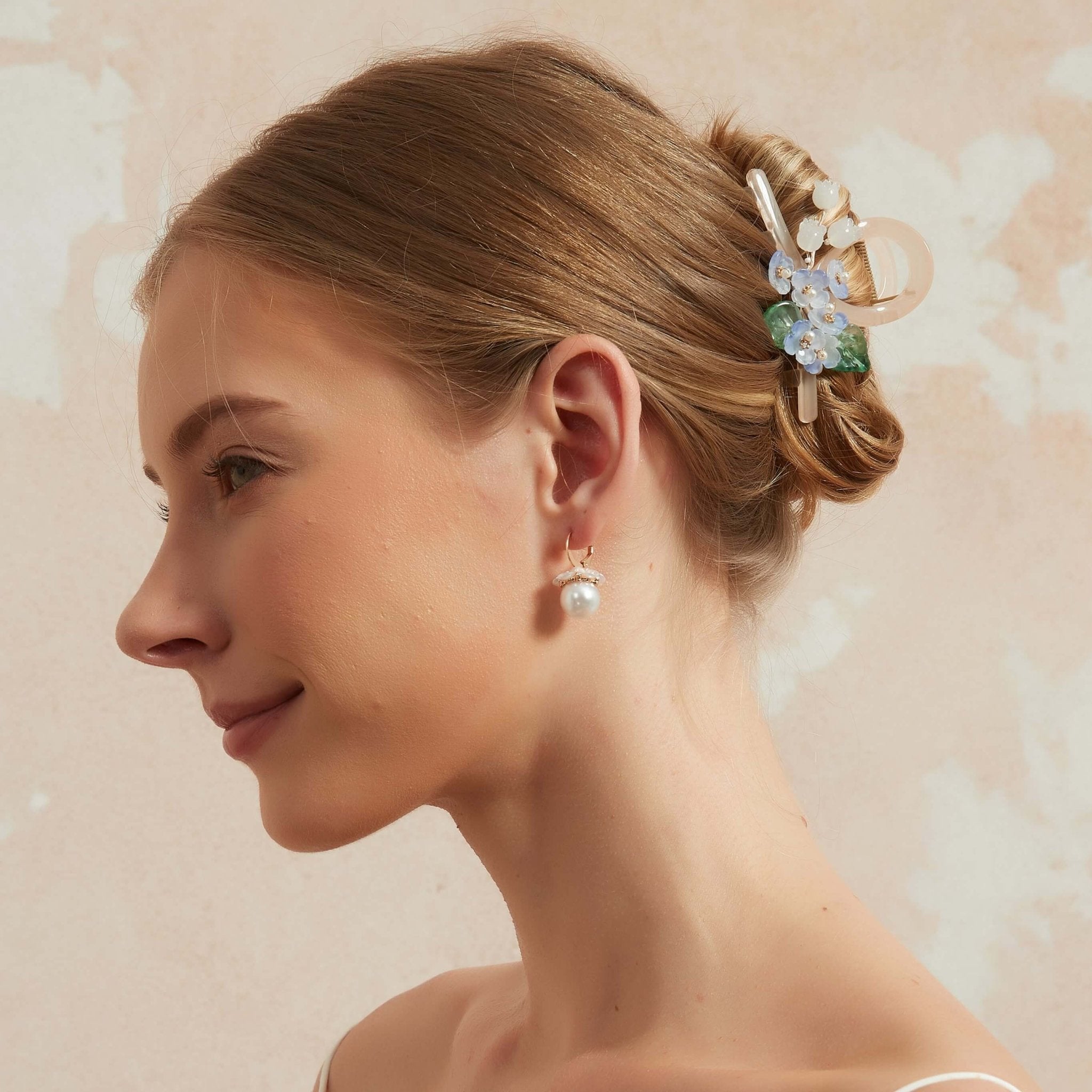 Lilac and Bell Flower Green Leaf Hair Clawhair clawsJewelryBlossomuniqueflowerearringsgiftforhermothergiftdaughtergiftbirthdaygiftanniversarygift