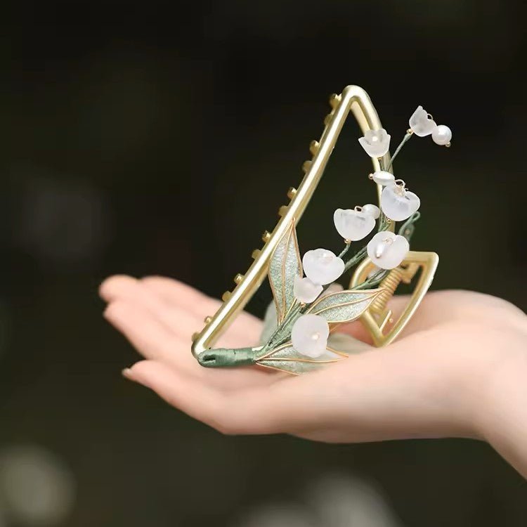 Lily of Valley Garden Metal Hair Clawhair clawsJewelryBlossomuniqueflowerearringsgiftforhermothergiftdaughtergiftbirthdaygiftanniversarygift