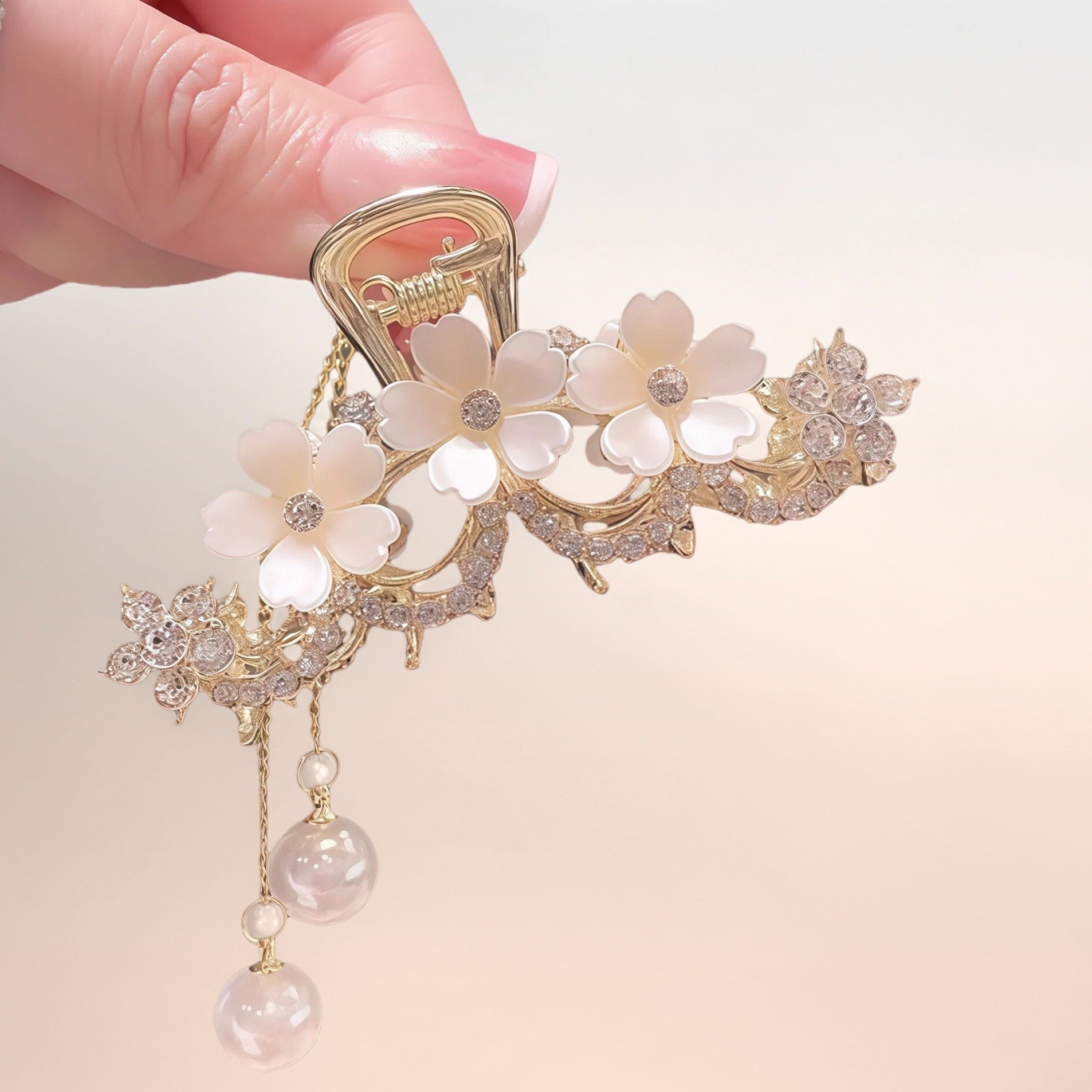 Mini White Jasmine Hair Claw hair claws JewelryBlossom flowerjewelry weddingjewelry bridaljewelry weddinggift bridemaidgiftgiftforher mothergift daughtergift birthdaygift anniversarygi