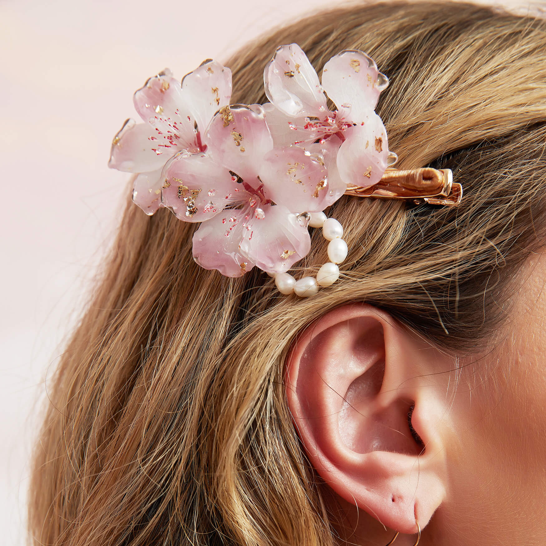 *My Rain Garden* Peach Garden Pearl Hair ClipHair ClipsJewelryBlossomuniqueflowerearringsgiftforhermothergiftdaughtergiftbirthdaygiftanniversarygift