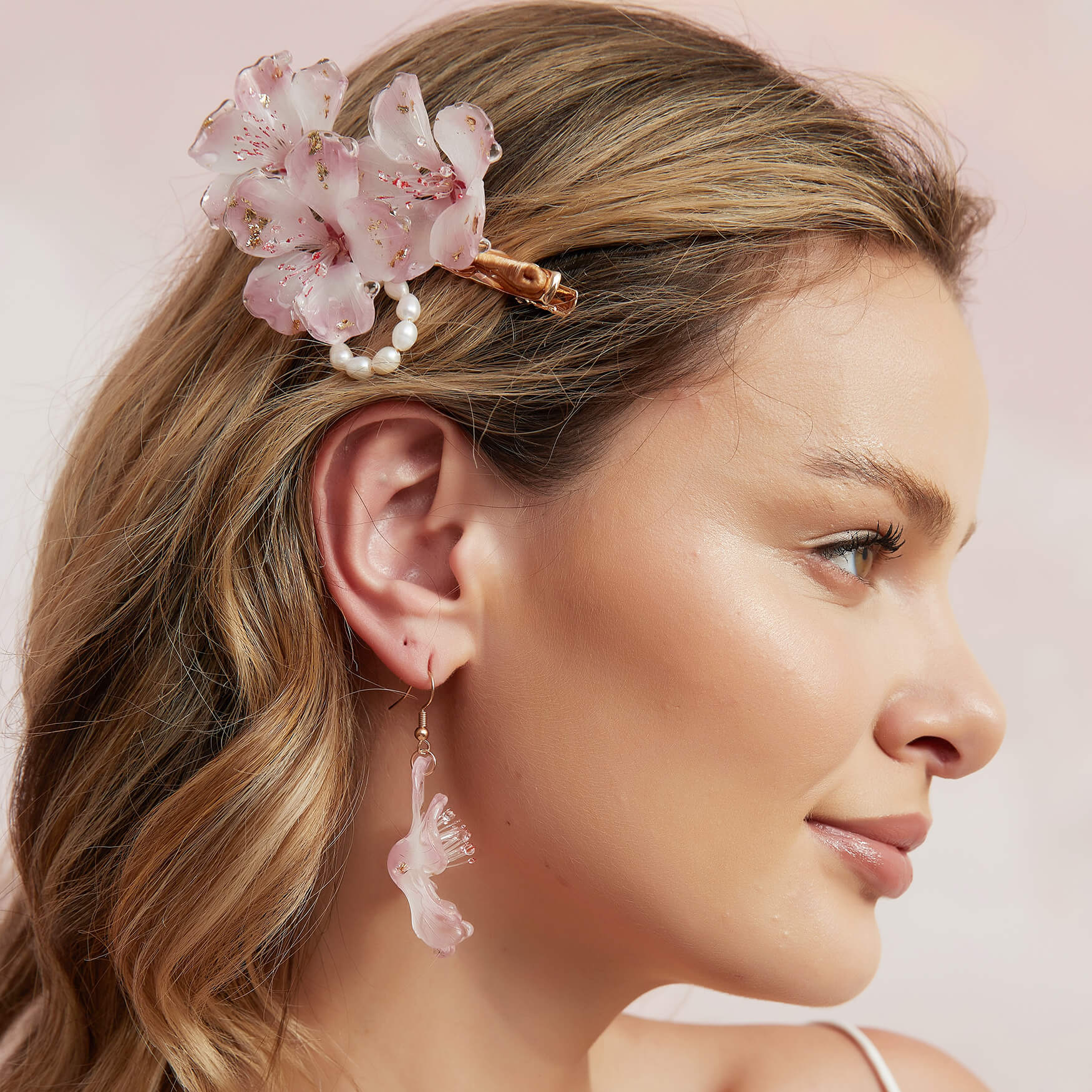 *My Rain Garden* Peach Garden Pearl Hair ClipHair ClipsJewelryBlossomuniqueflowerearringsgiftforhermothergiftdaughtergiftbirthdaygiftanniversarygift