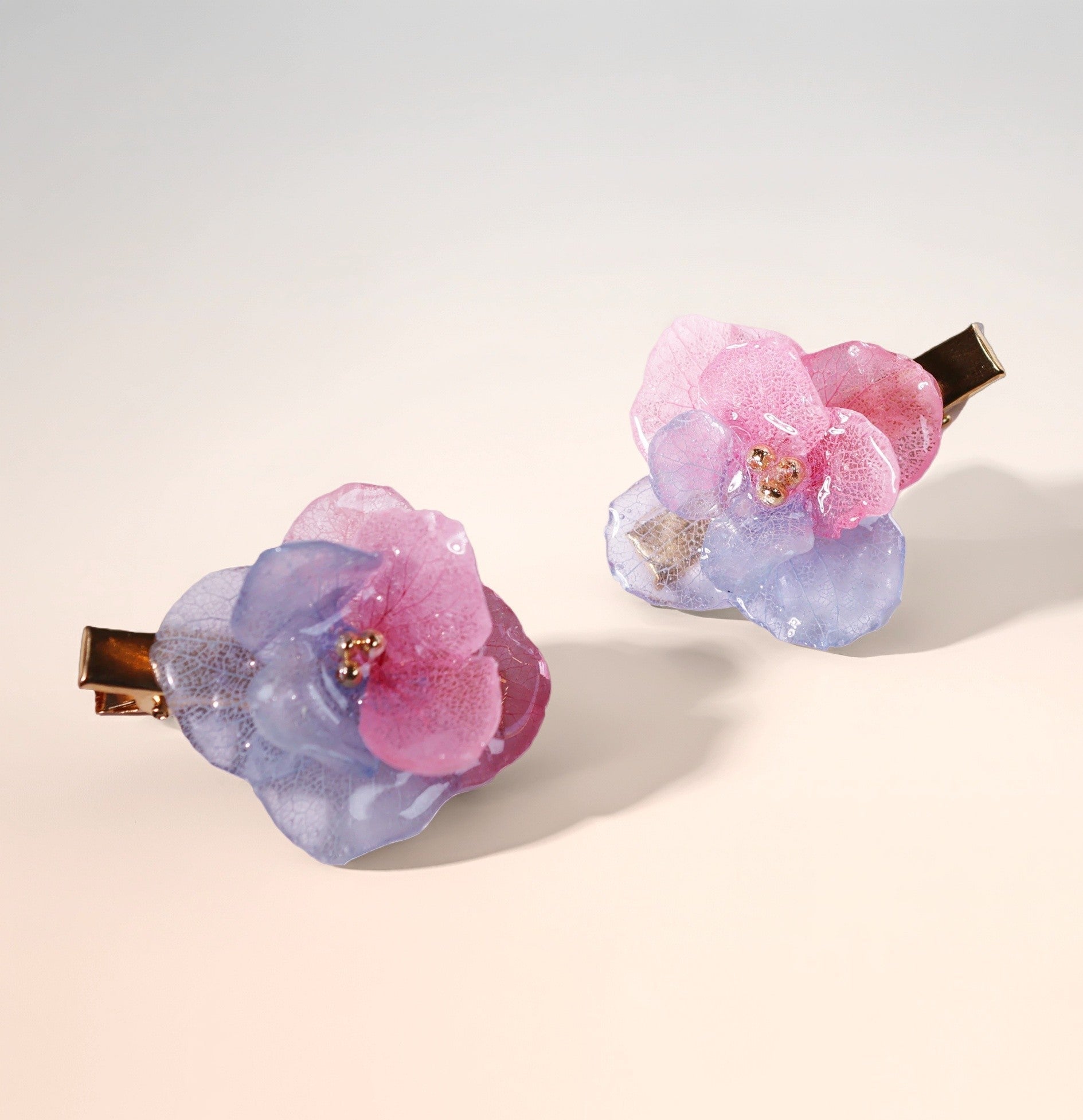 Pastel Gradient Hydrangea Petal Clips (2 - Pieces)HAIRJewelryBlossomuniqueflowerearringsgiftforhermothergiftdaughtergiftbirthdaygiftanniversarygift