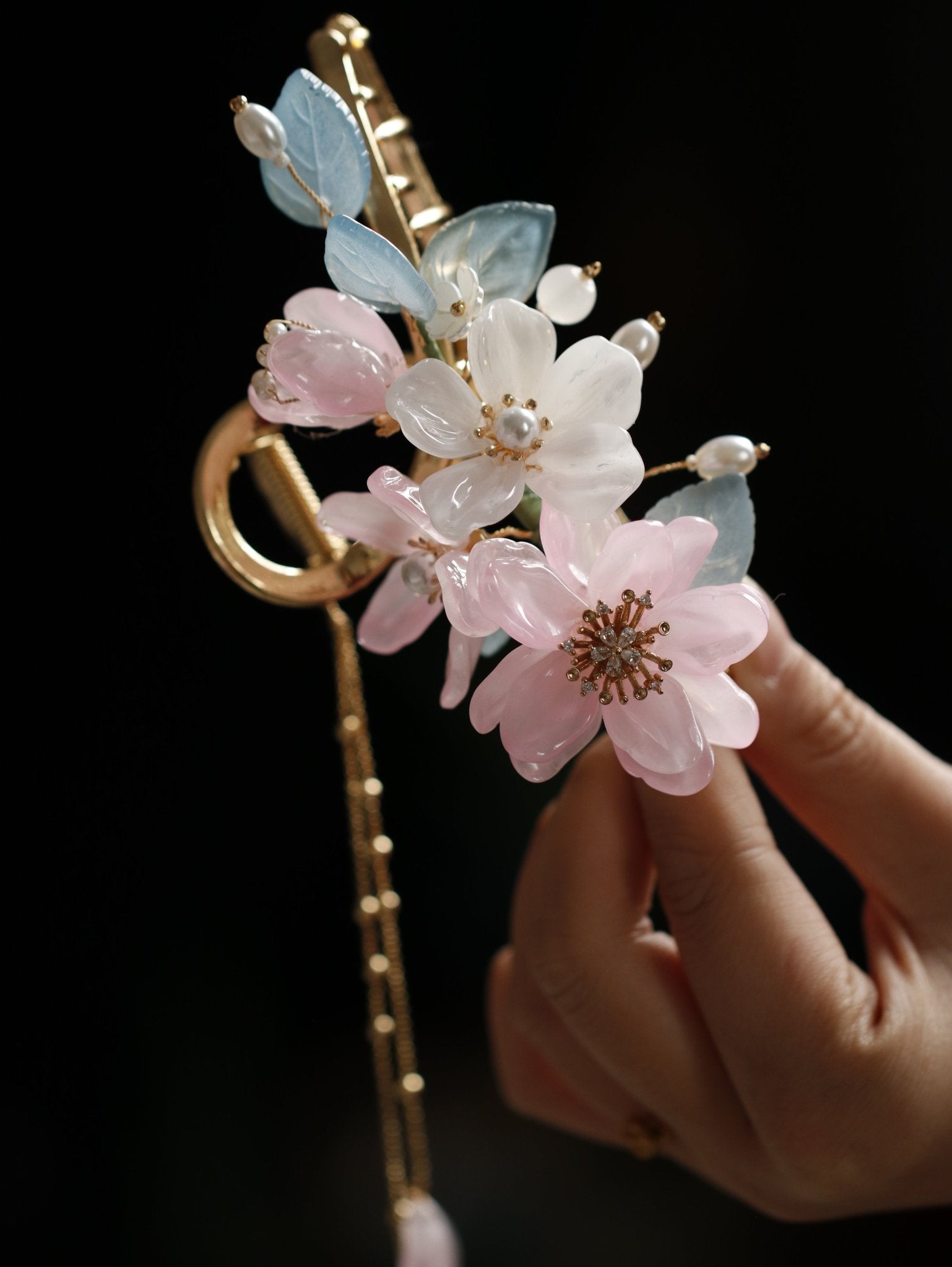 Pink Camellia Garden Hair Clawhair clawsJewelryBlossomuniqueflowerearringsgiftforhermothergiftdaughtergiftbirthdaygiftanniversarygift