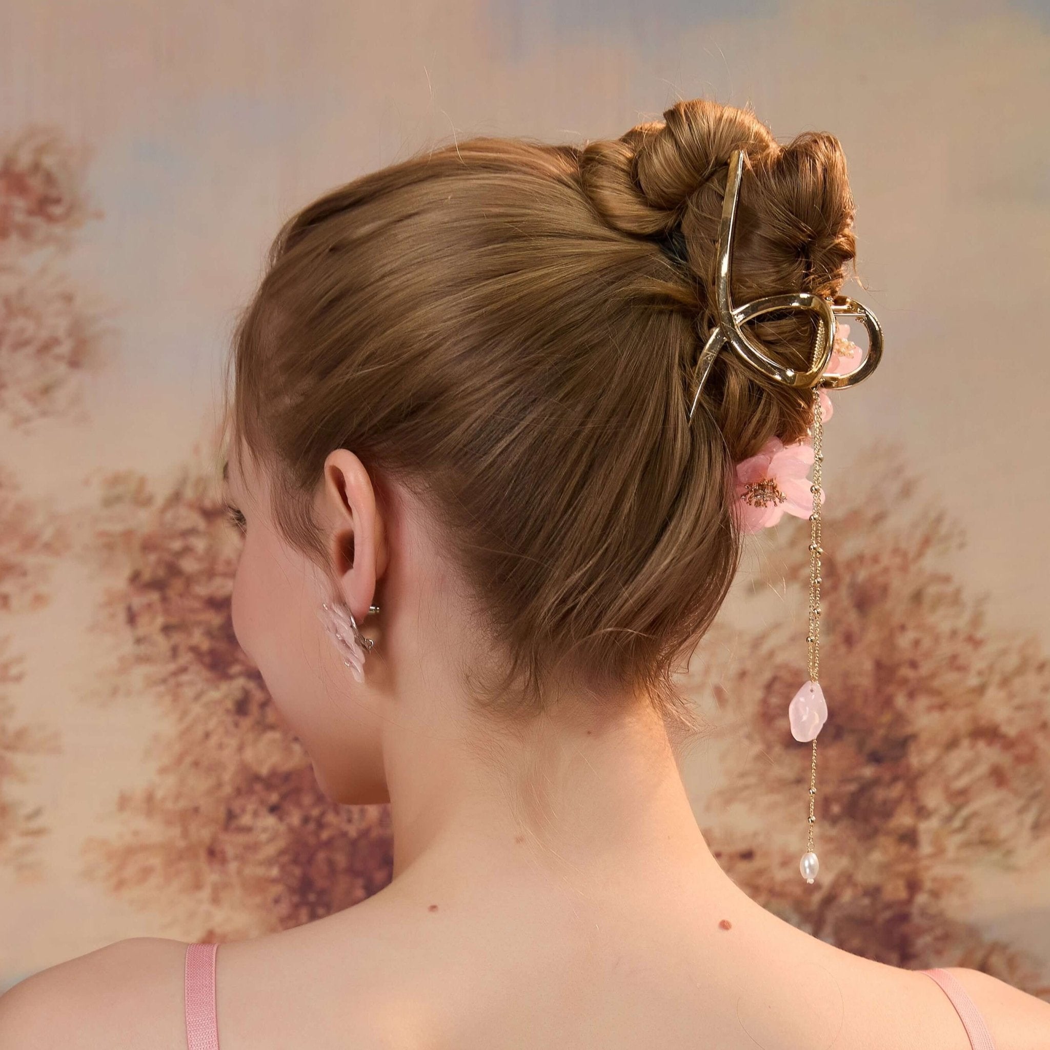 Pink Camellia Garden Hair Clawhair clawsJewelryBlossomuniqueflowerearringsgiftforhermothergiftdaughtergiftbirthdaygiftanniversarygift