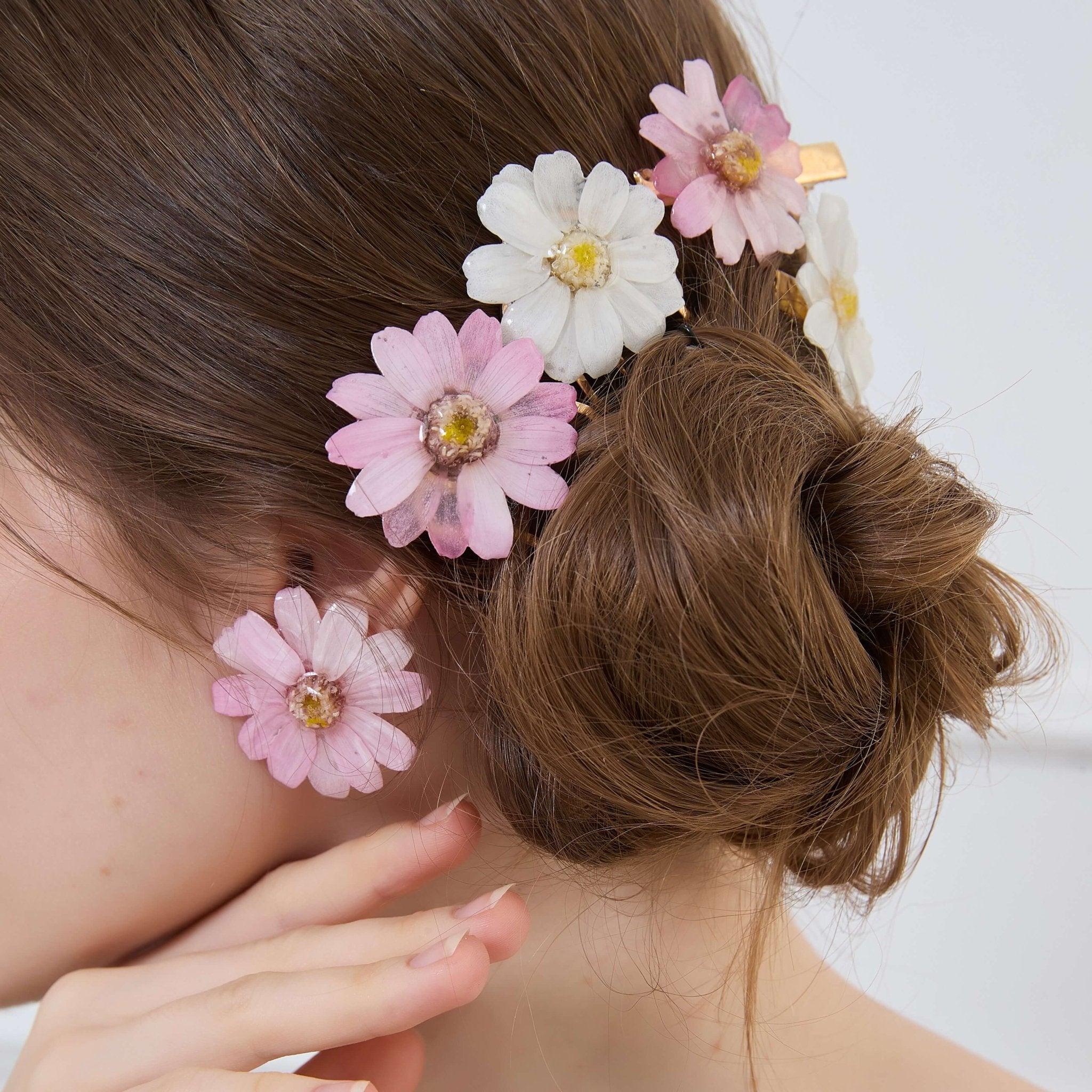 Pink Daisy Hair Combs (2 Pieces)HAIRJewelryBlossomuniqueflowerearringsgiftforhermothergiftdaughtergiftbirthdaygiftanniversarygift