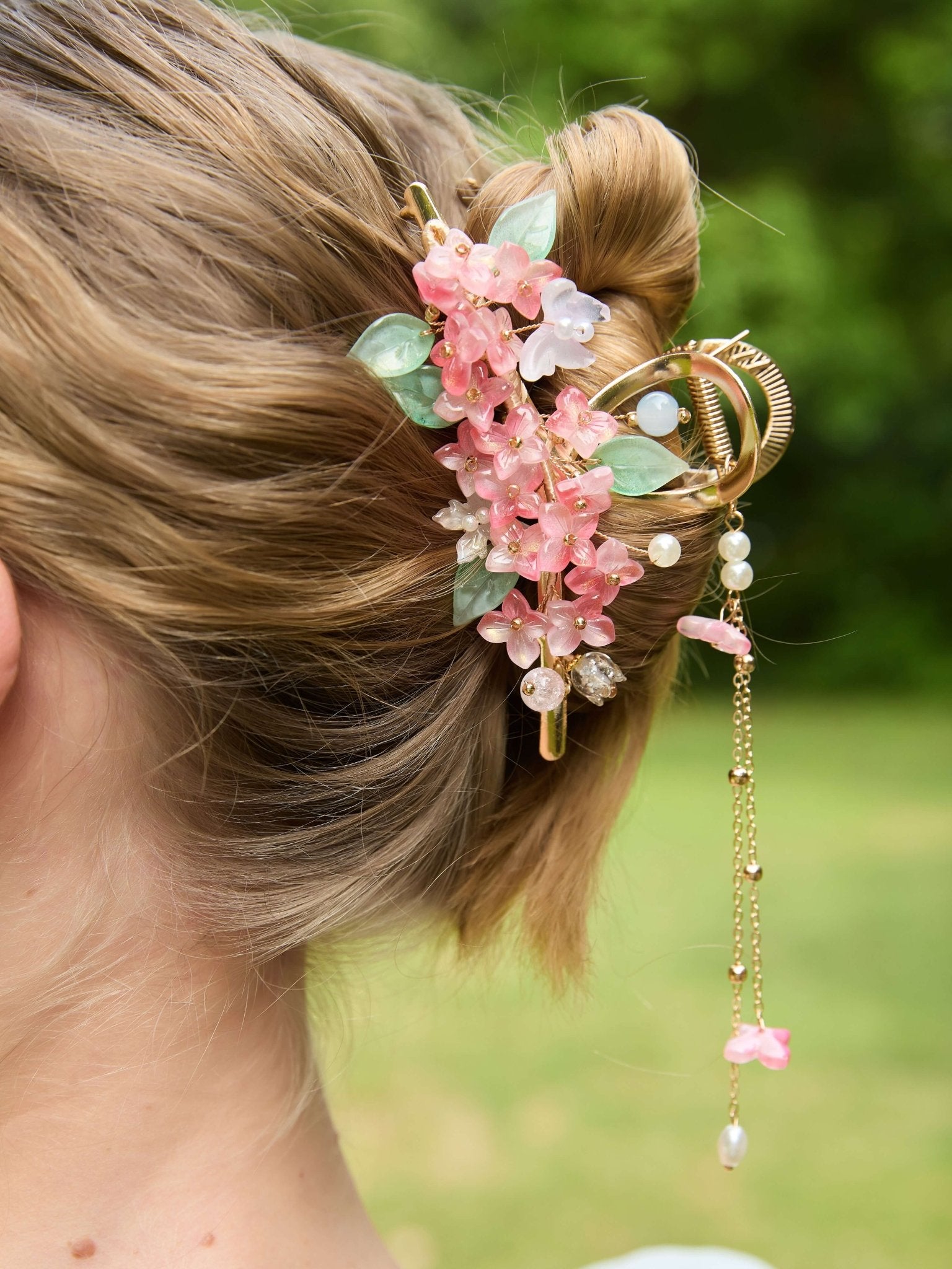 Pink Hydrangea Tassel Hair Claw hair claws JewelryBlossom flowerjewelry weddingjewelry bridaljewelry weddinggift bridemaidgiftgiftforher mothergift daughtergift birthdaygift anniversarygi