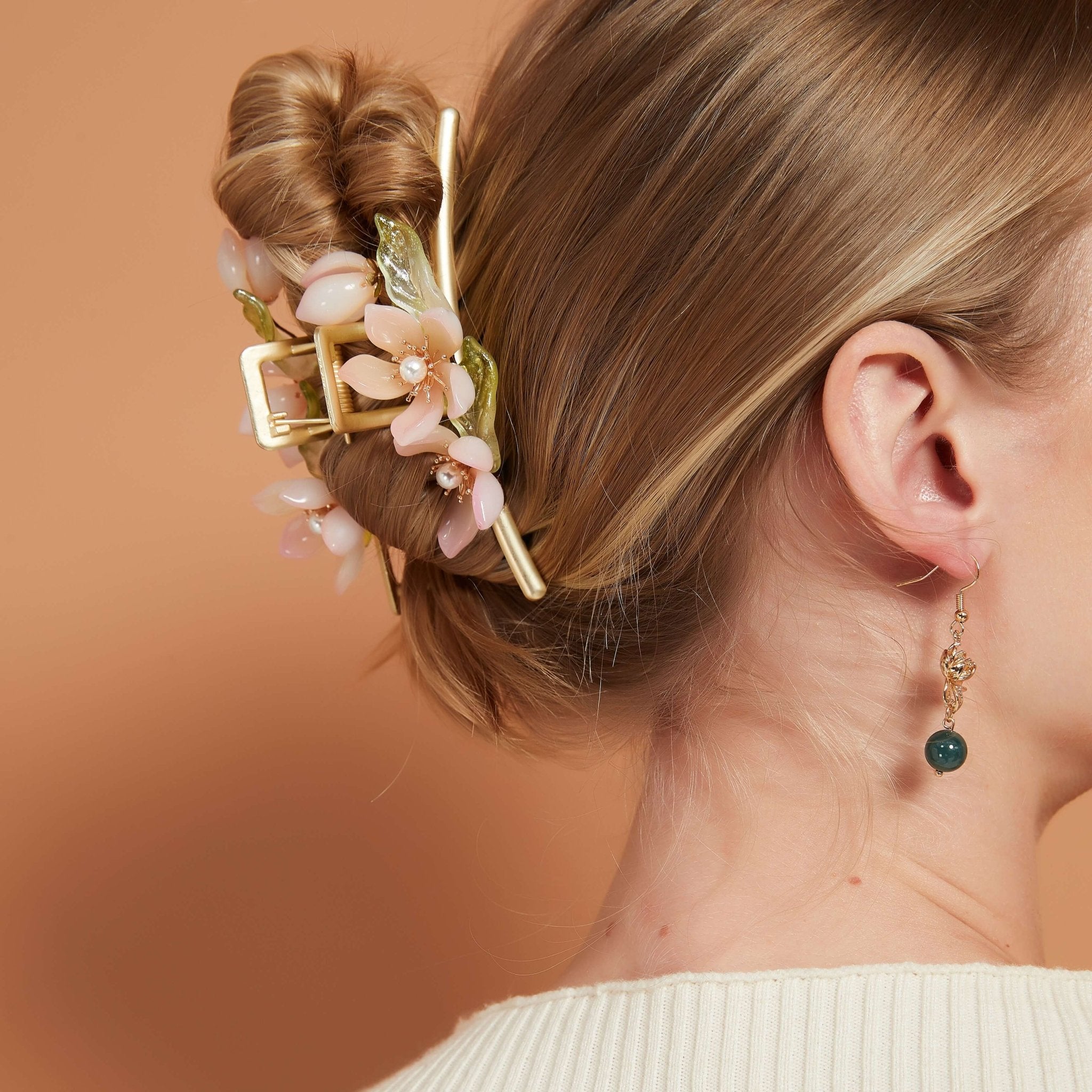 Pink Jasmine Garden Hair Clawhair clawsJewelryBlossomuniqueflowerearringsgiftforhermothergiftdaughtergiftbirthdaygiftanniversarygift