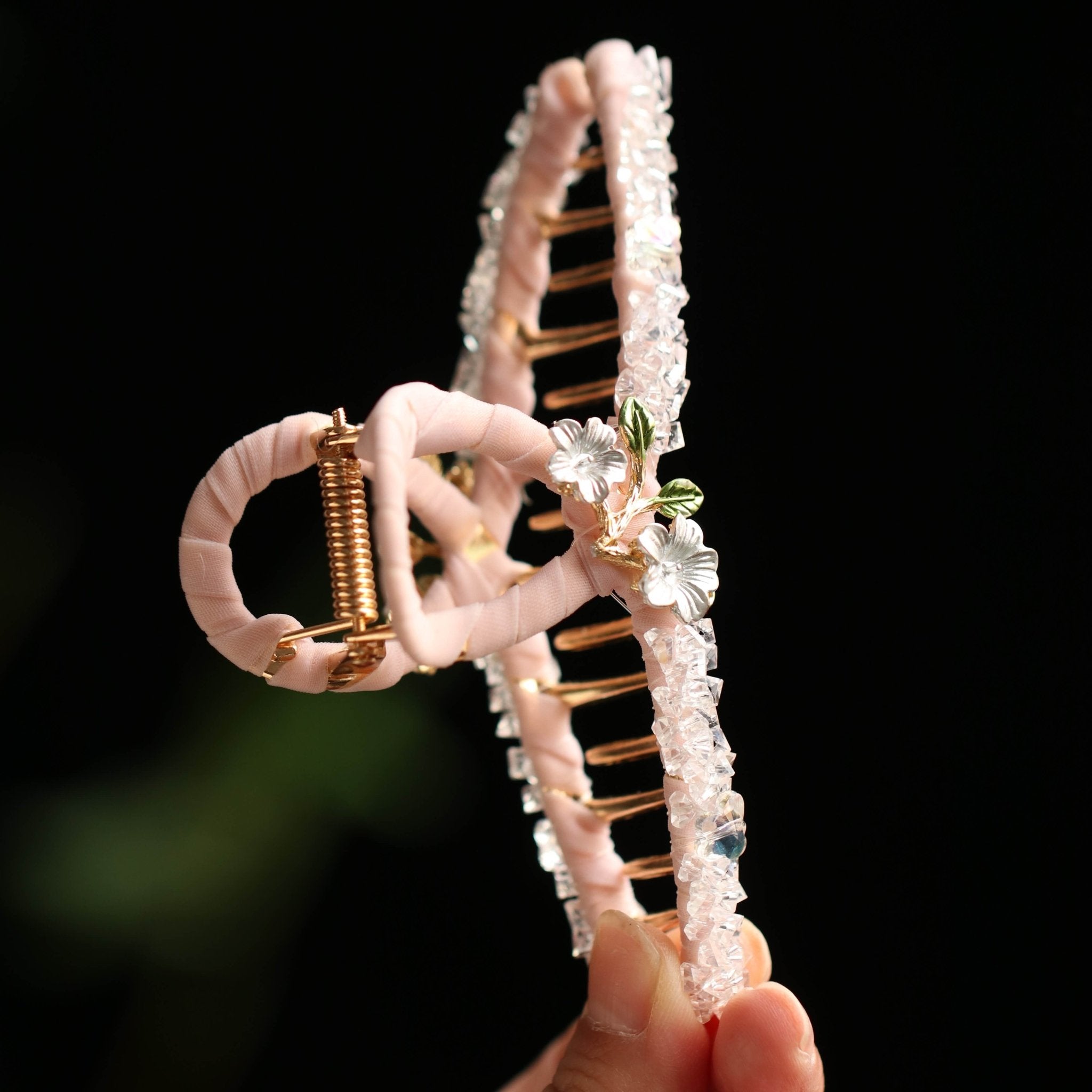 Pink Organza White Daisy Crystal Hair Clawhair clawsJewelryBlossomuniqueflowerearringsgiftforhermothergiftdaughtergiftbirthdaygiftanniversarygift