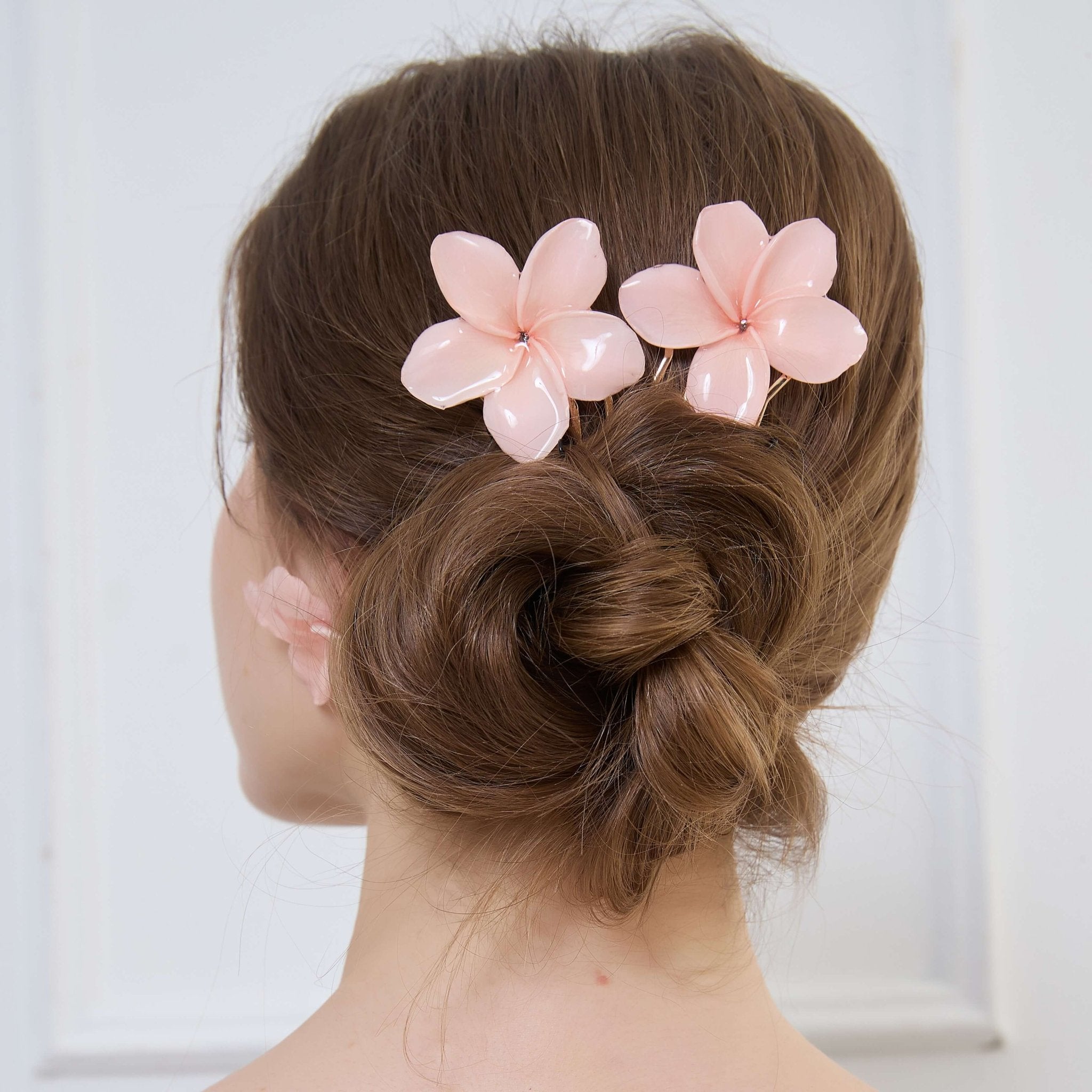 Pink Plumeria Flower Hair CombHAIRJewelryBlossomuniqueflowerearringsgiftforhermothergiftdaughtergiftbirthdaygiftanniversarygift