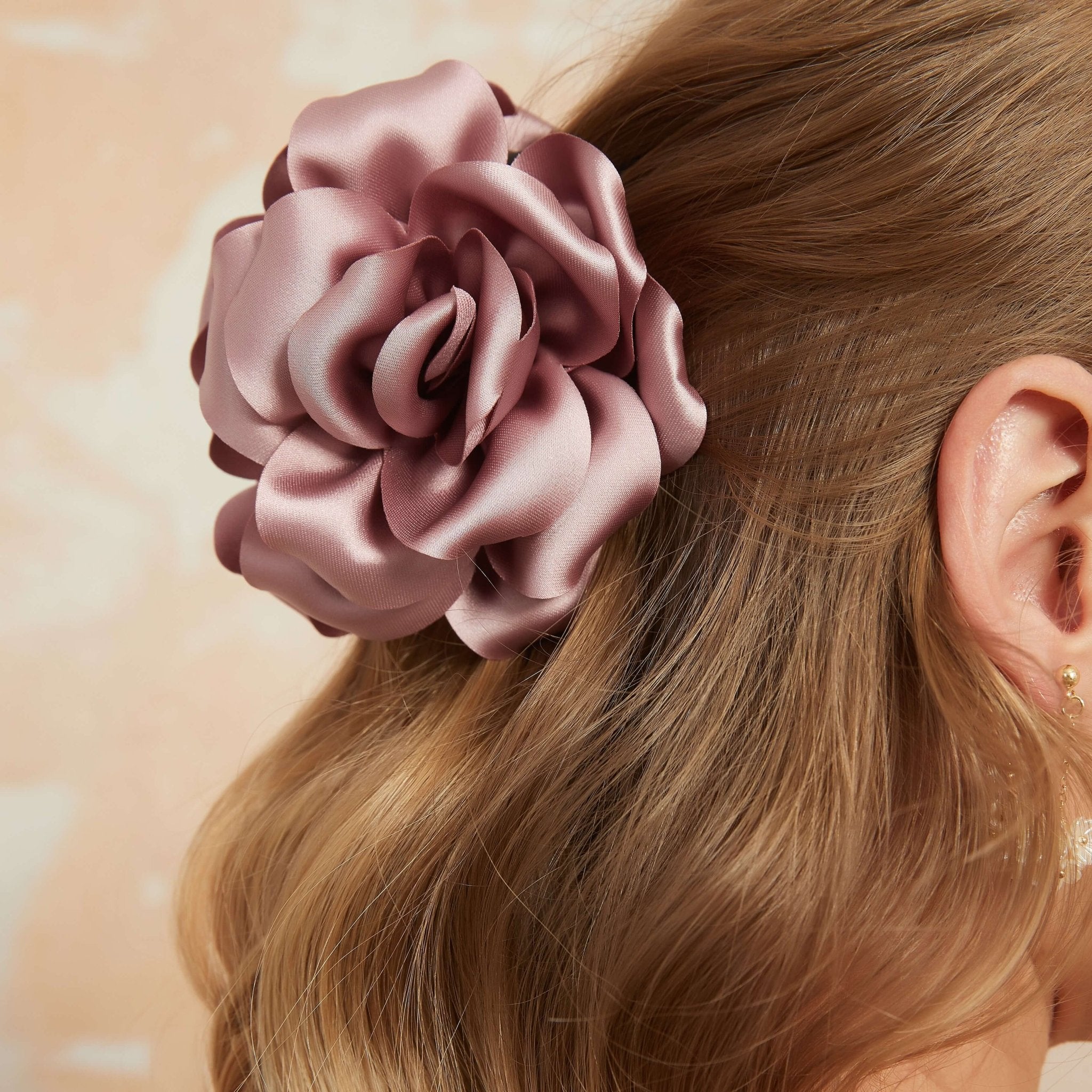 Pink Silk Rose Hair Clawhair clawsJewelryBlossomuniqueflowerearringsgiftforhermothergiftdaughtergiftbirthdaygiftanniversarygift