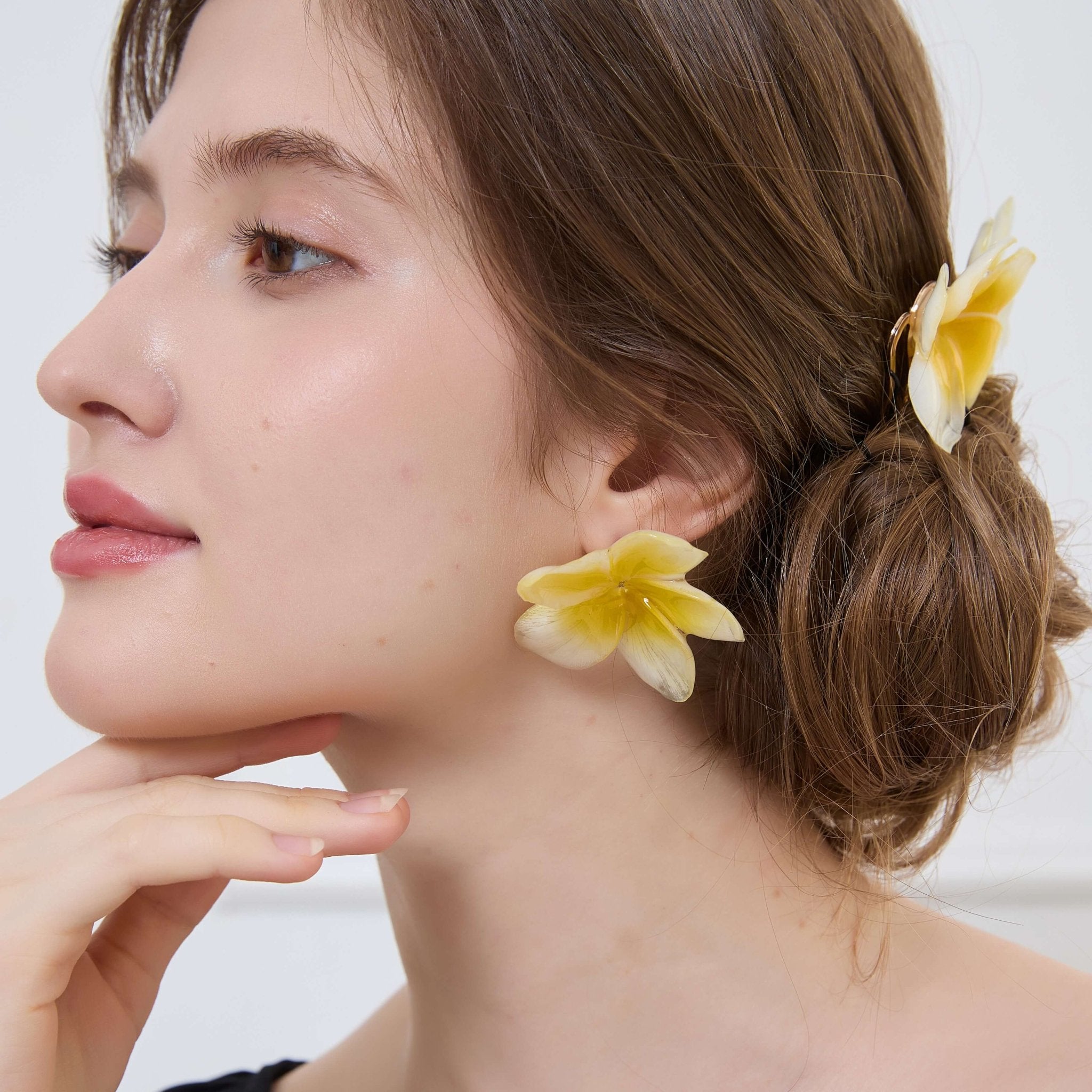 Preserved Plumeria Flower Earring StudsHAIRJewelryBlossomuniqueflowerearringsgiftforhermothergiftdaughtergiftbirthdaygiftanniversarygift