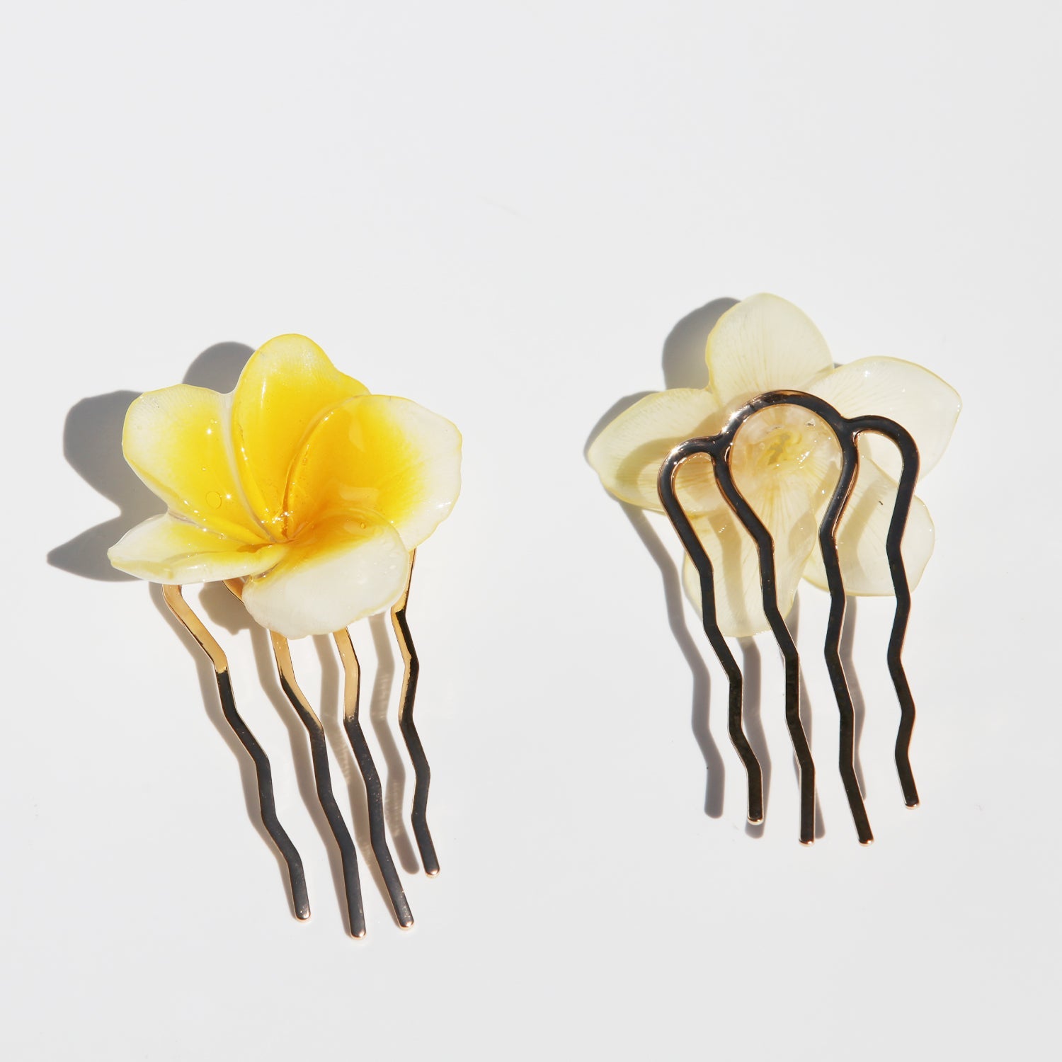 Preserved Plumeria Flower Hair CombHAIRJewelryBlossomuniqueflowerearringsgiftforhermothergiftdaughtergiftbirthdaygiftanniversarygift