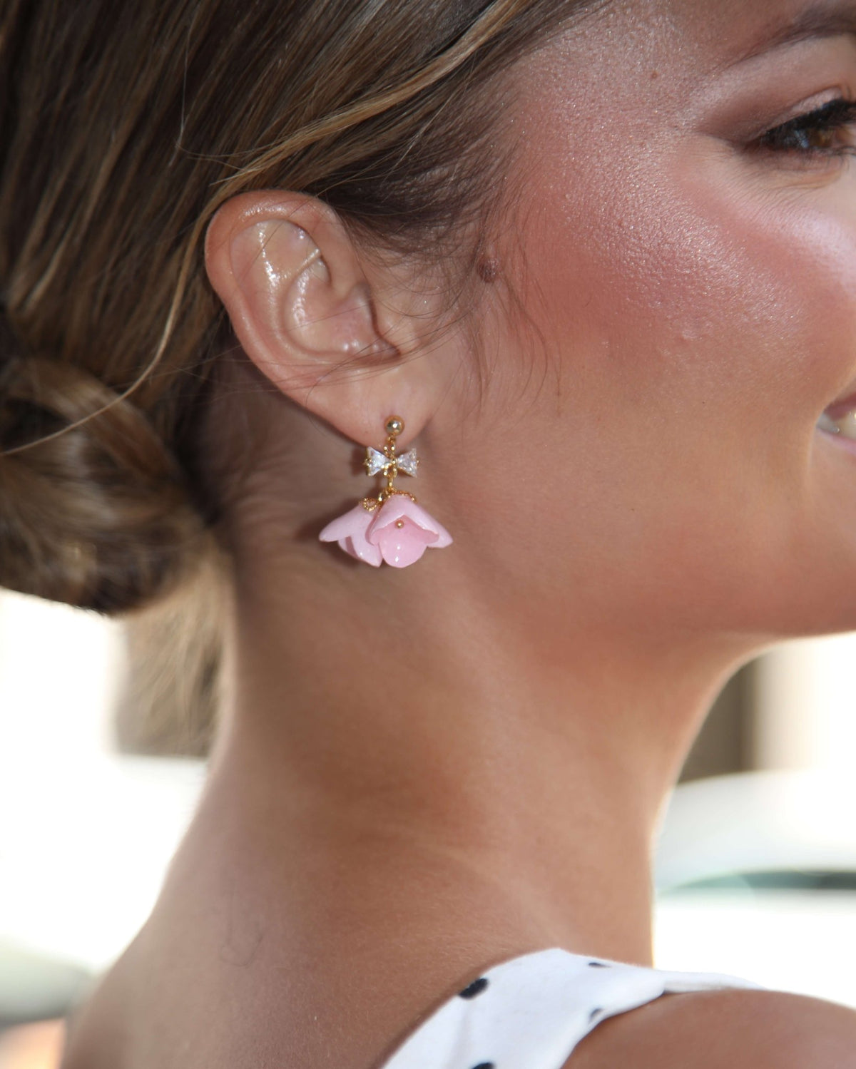 *Real Flower* Hydrangea Petal Crystal Bow Drop Earrings Earrings JewelryBlossom #flowerjewelry# #weddingjewelry# #bridaljewelry# #weddinggift# #bridemaidgift##giftforher# #mothergift# #daughtergift# #birthdaygift# #anniversarygi