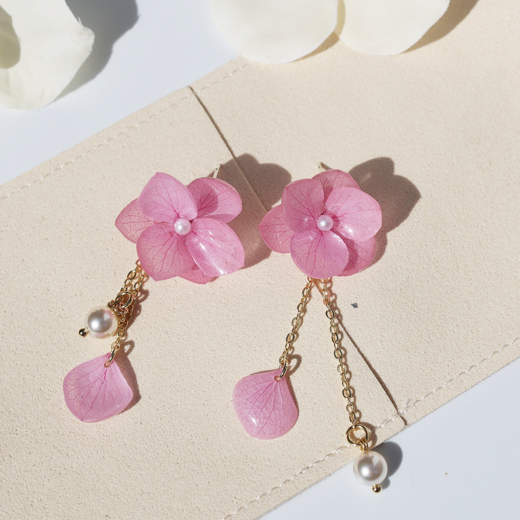 *Real Flower* Pink Hydrangea Petal Drop EarringsEarringsJewelryBlossomuniqueflowerearringsgiftforhermothergiftdaughtergiftbirthdaygiftanniversarygift