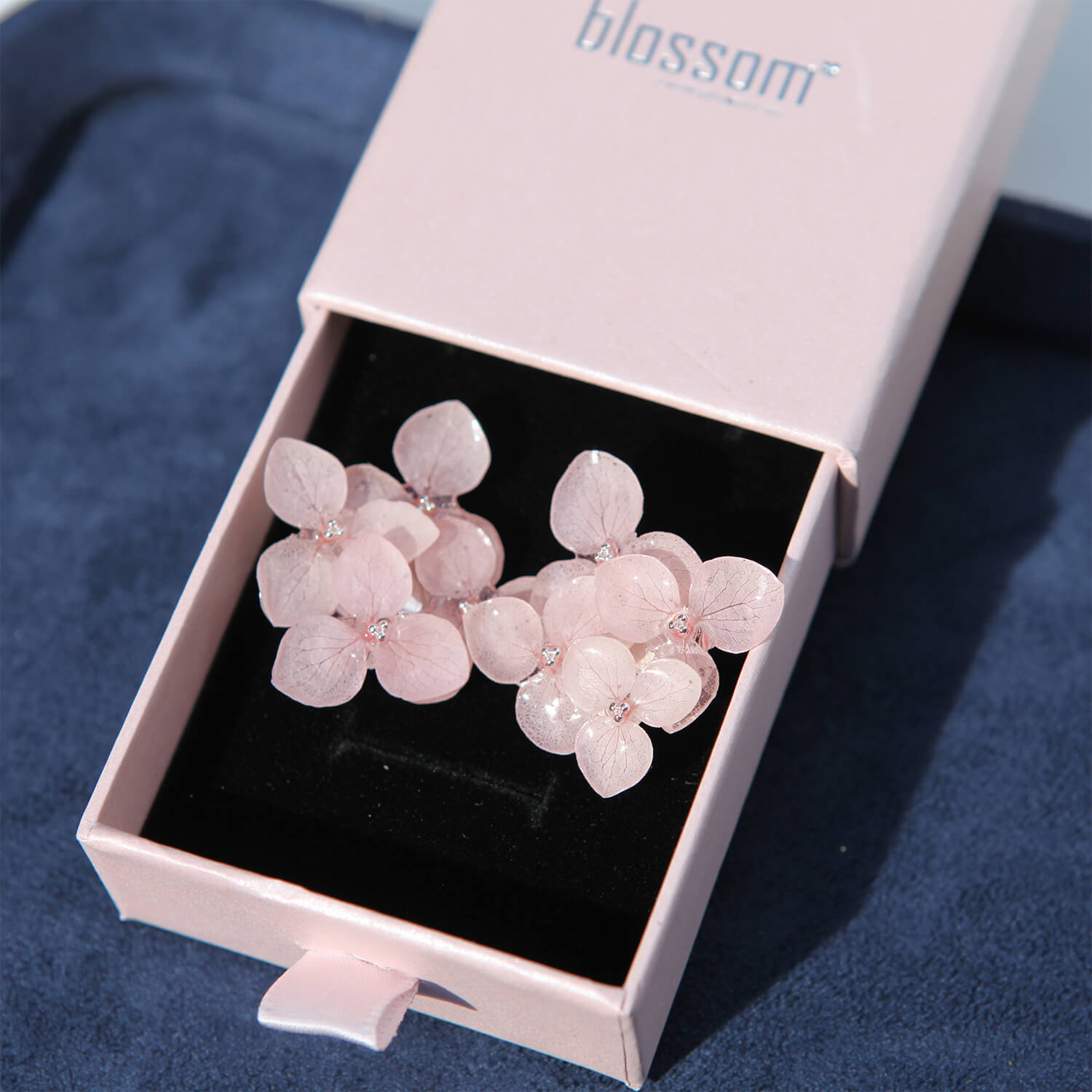 *Real Flower* Pink Hydrangea Silver Statement EarringsEarringsJewelryBlossomuniqueflowerearringsgiftforhermothergiftdaughtergiftbirthdaygiftanniversarygift