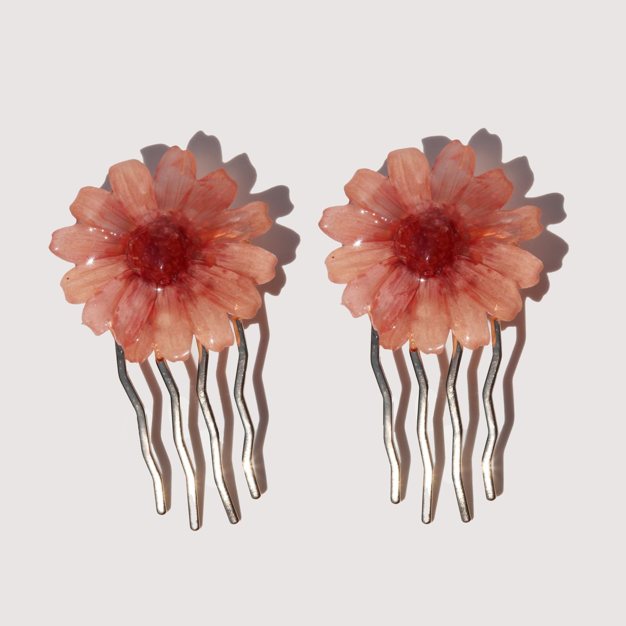 *Real Flower* Red Daisy Hair Combs (2 Pieces)HAIRJewelryBlossomuniqueflowerearringsgiftforhermothergiftdaughtergiftbirthdaygiftanniversarygift