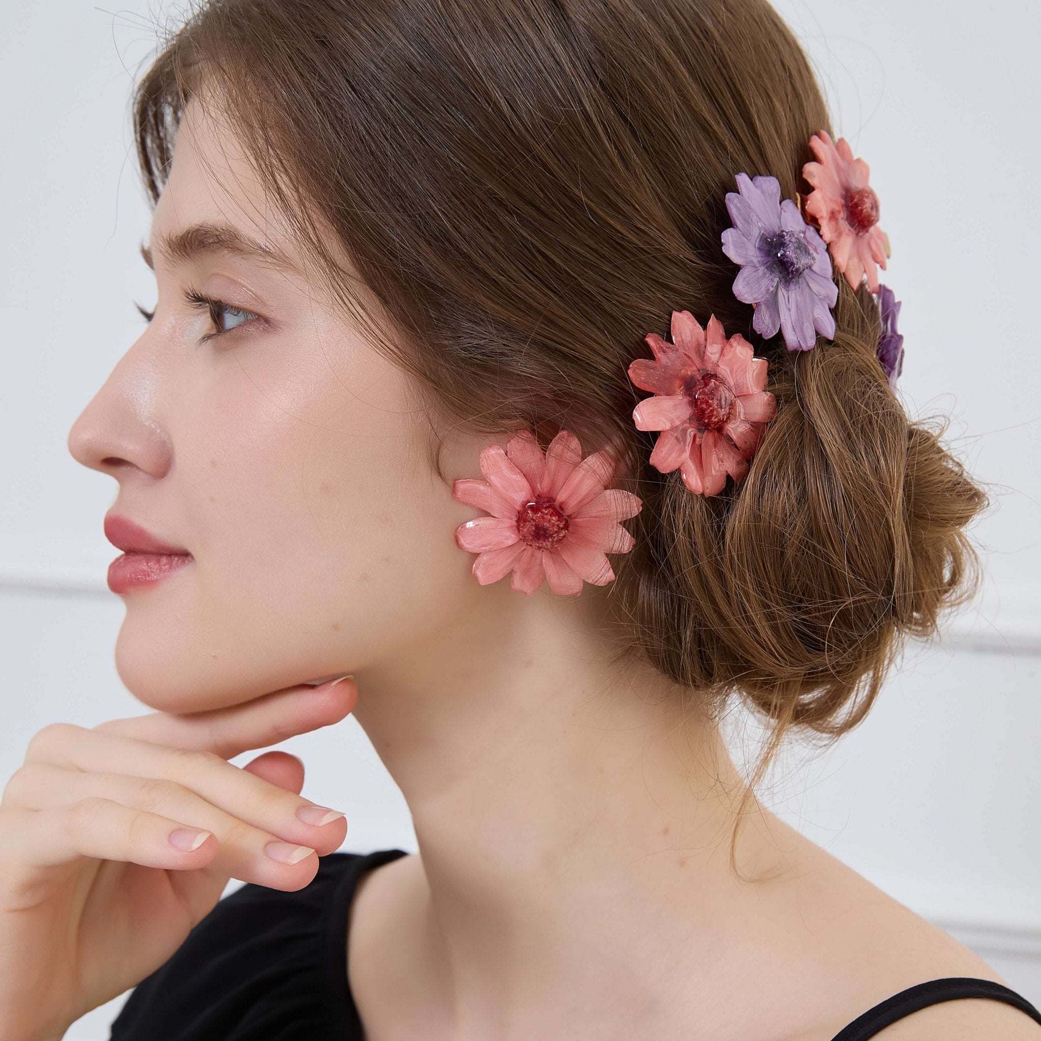 *Real Flower* Ruby Daisy Stud EarringsHAIRJewelryBlossomuniqueflowerearringsgiftforhermothergiftdaughtergiftbirthdaygiftanniversarygift