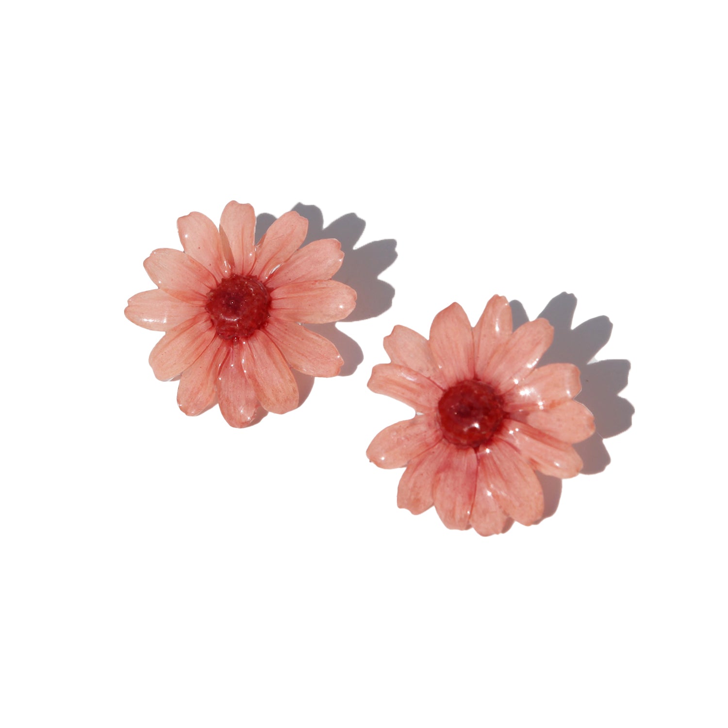 *Real Flower* Ruby Daisy Stud EarringsHAIRJewelryBlossomuniqueflowerearringsgiftforhermothergiftdaughtergiftbirthdaygiftanniversarygift