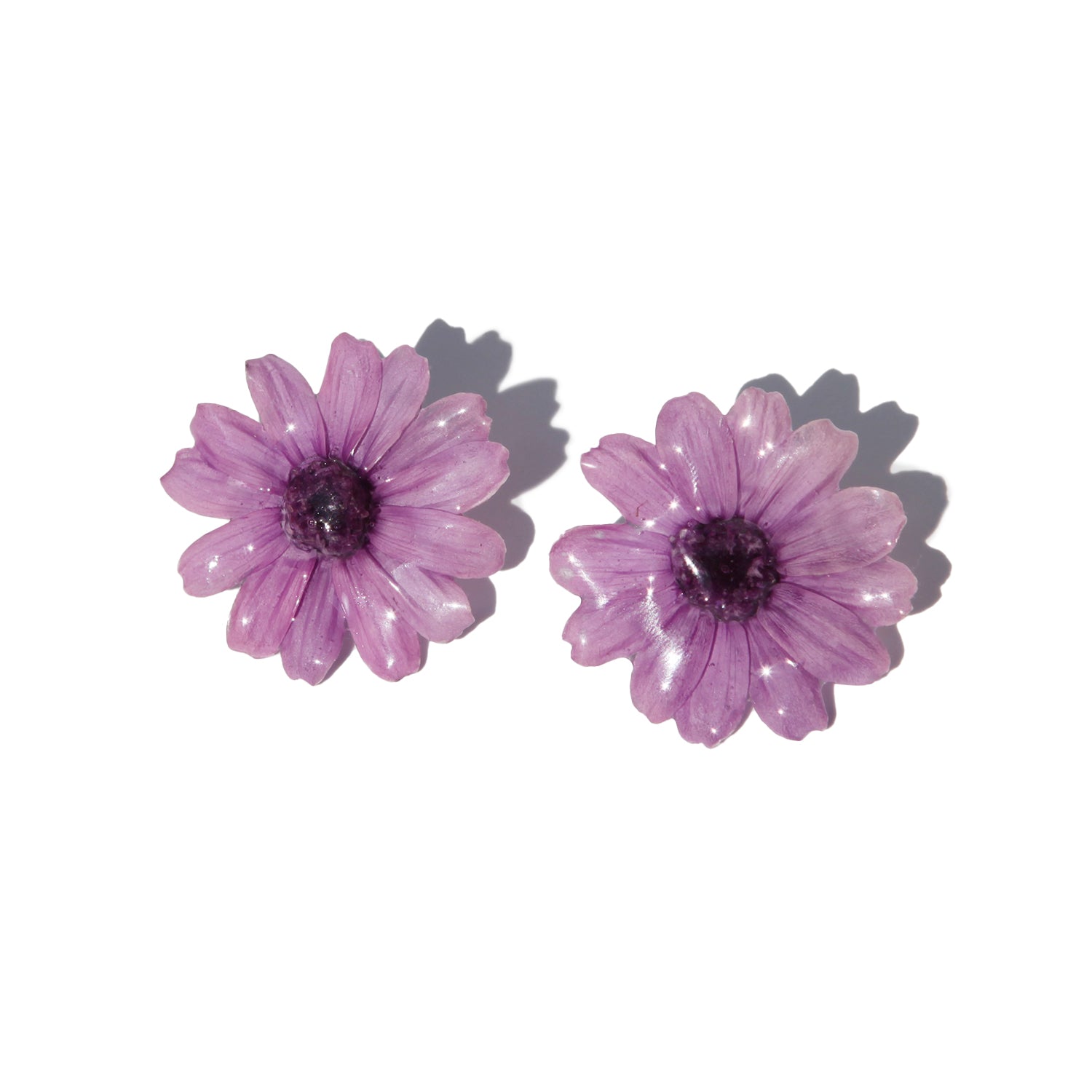 *Real Flower* Violet Daisy Stud EarringsHAIRJewelryBlossomuniqueflowerearringsgiftforhermothergiftdaughtergiftbirthdaygiftanniversarygift