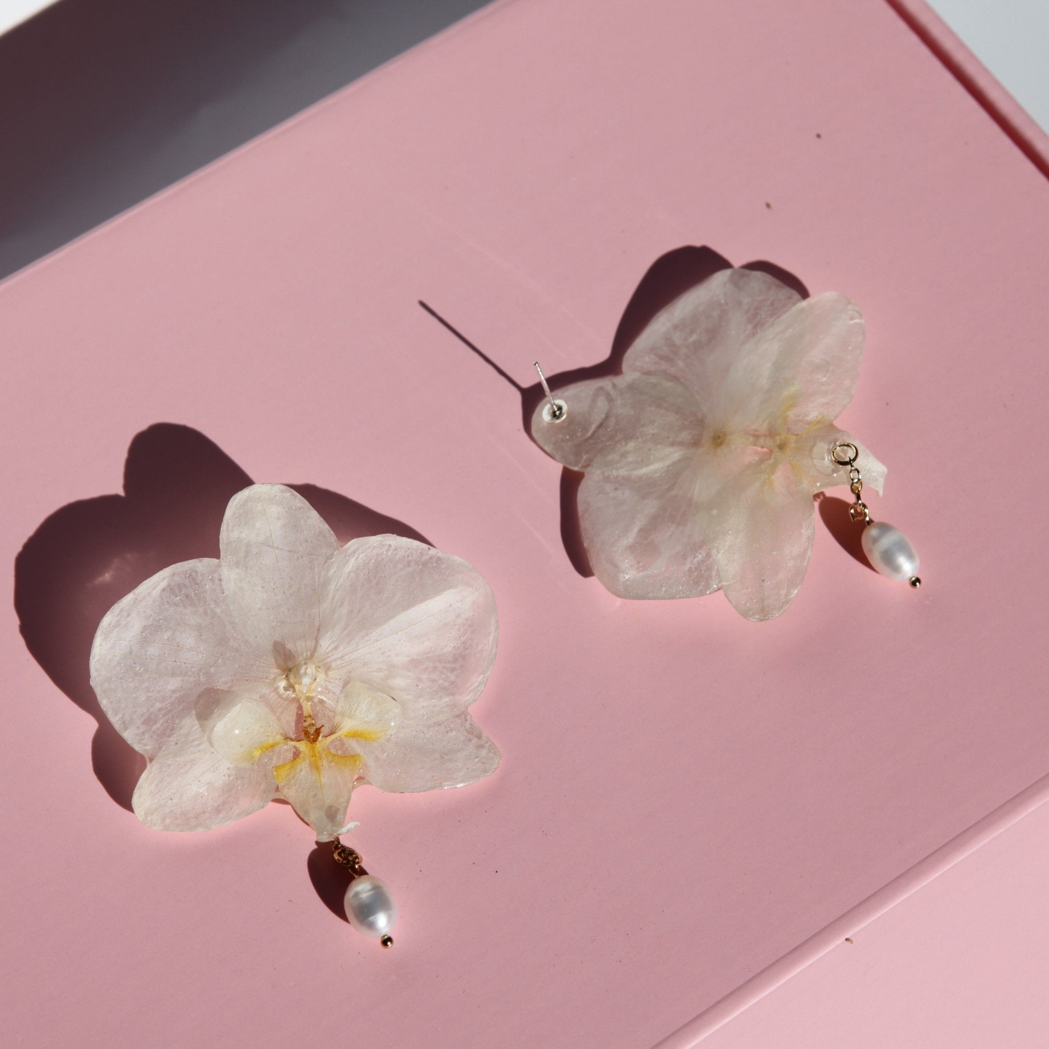 *Real Flower* White Orchid Natural Pearl EarringsEarringsJewelryBlossomuniqueflowerearringsgiftforhermothergiftdaughtergiftbirthdaygiftanniversarygift