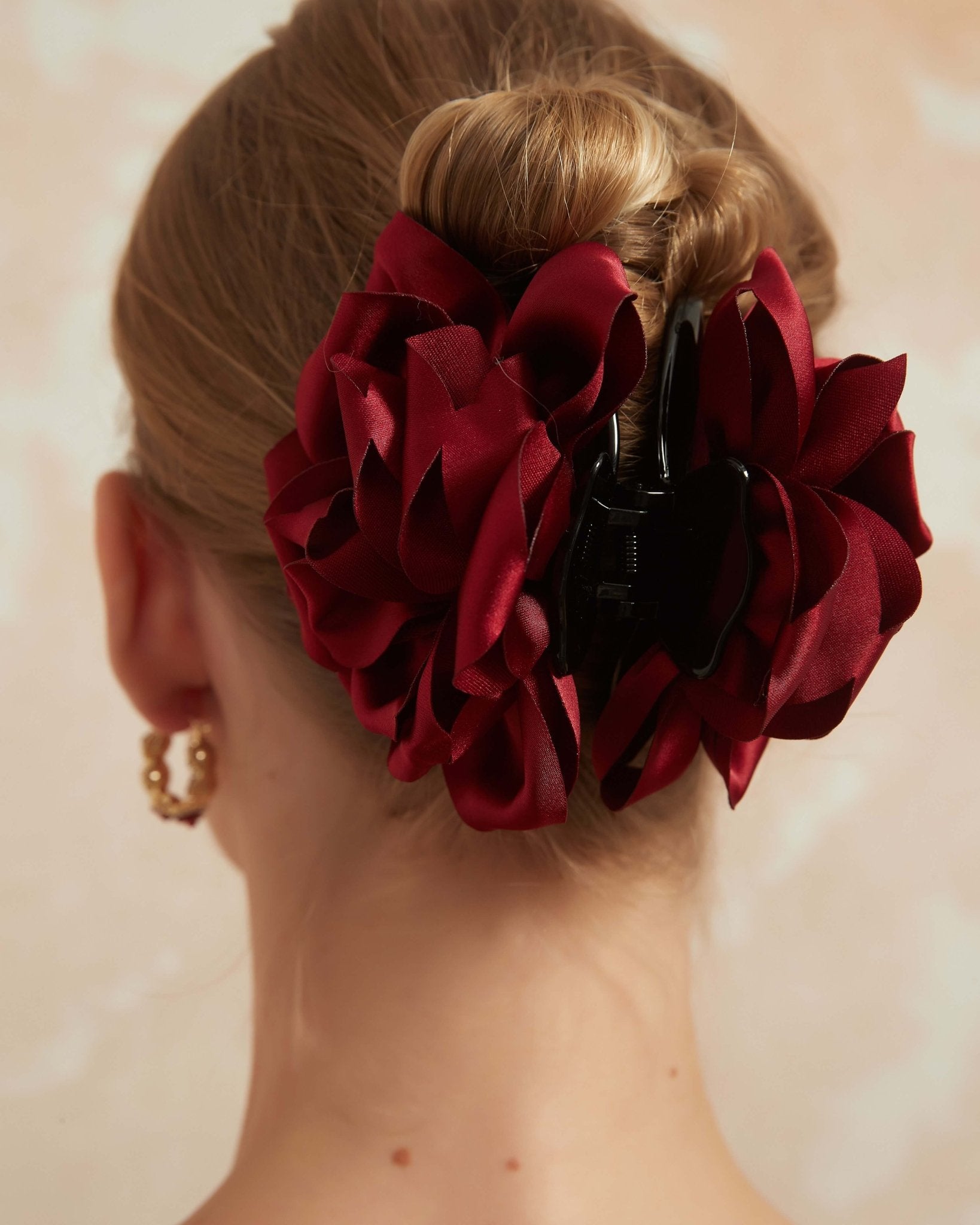 Red Silk Rose Hair Clawhair clawsJewelryBlossomuniqueflowerearringsgiftforhermothergiftdaughtergiftbirthdaygiftanniversarygift