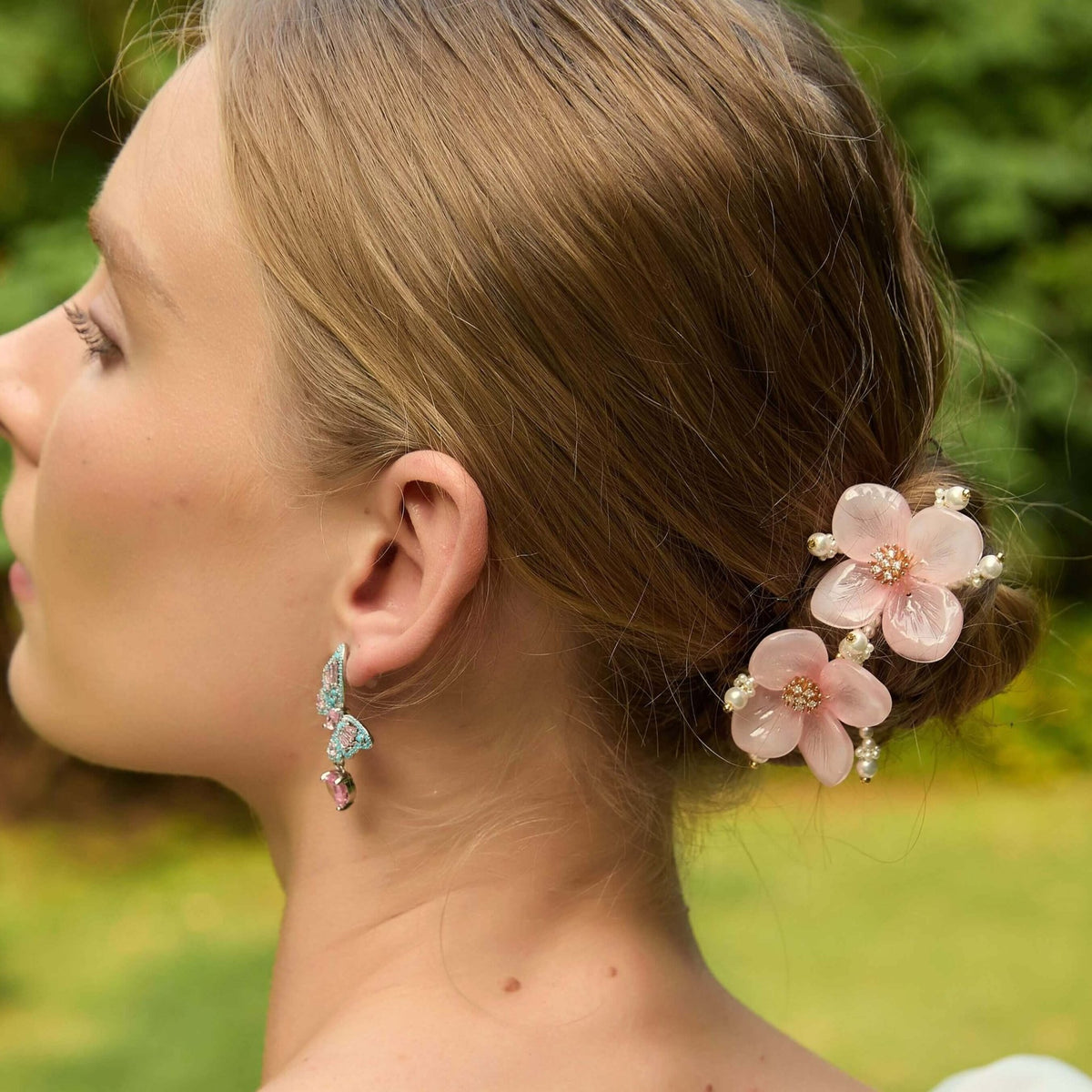 Sakura Camellia Pearl Dangle Hairpin Set (2-Piece) HAIR JewelryBlossom flowerjewelry weddingjewelry bridaljewelry weddinggift bridemaidgiftgiftforher mothergift daughtergift birthdaygift anniversarygi