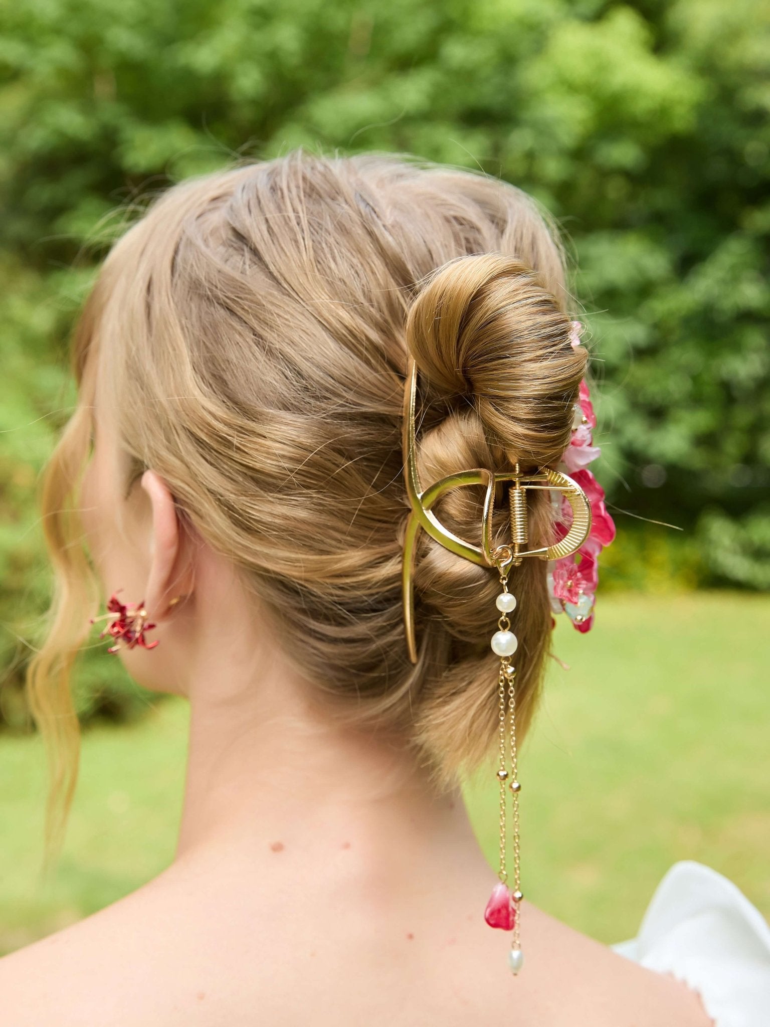 Scarlet Sakura Tassel Hair Claw hair claws JewelryBlossom flowerjewelry weddingjewelry bridaljewelry weddinggift bridemaidgiftgiftforher mothergift daughtergift birthdaygift anniversarygi