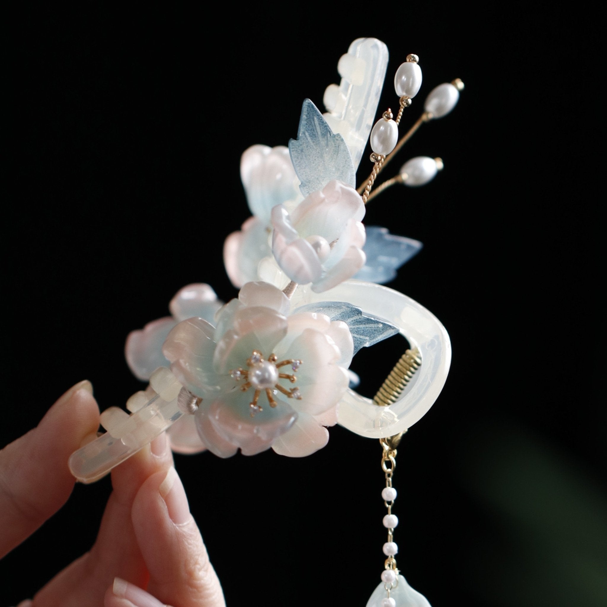 Sky Garden Flower Hair Clawhair clawsJewelryBlossomuniqueflowerearringsgiftforhermothergiftdaughtergiftbirthdaygiftanniversarygift