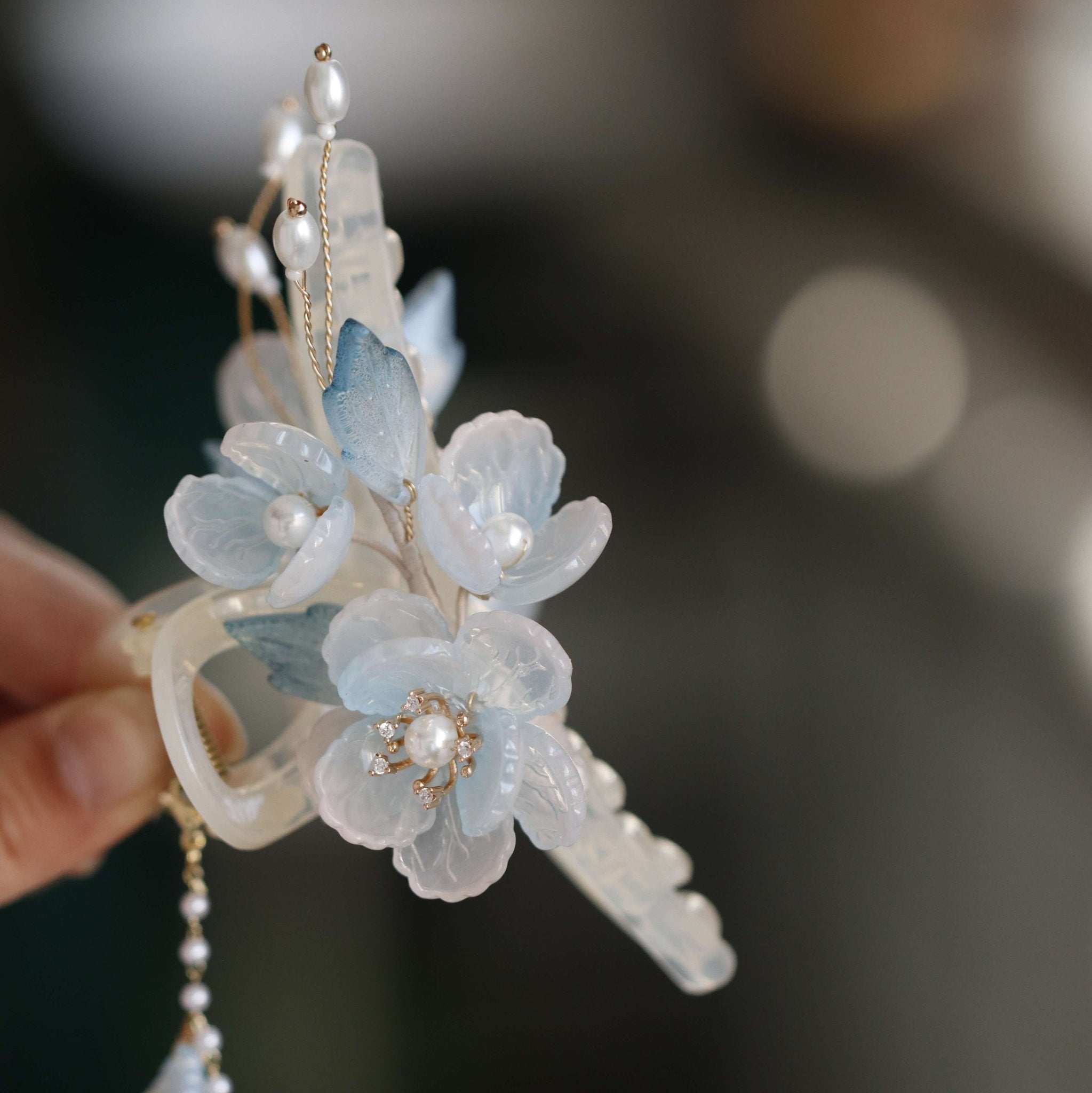 Sky Garden Flower Hair Clawhair clawsJewelryBlossomuniqueflowerearringsgiftforhermothergiftdaughtergiftbirthdaygiftanniversarygift