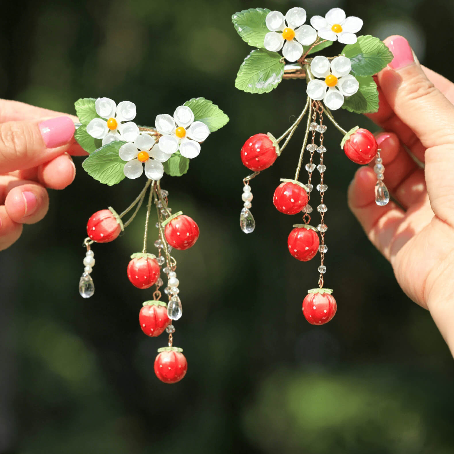 Strawberries & Daisies Hair Clips (2-Piece)
