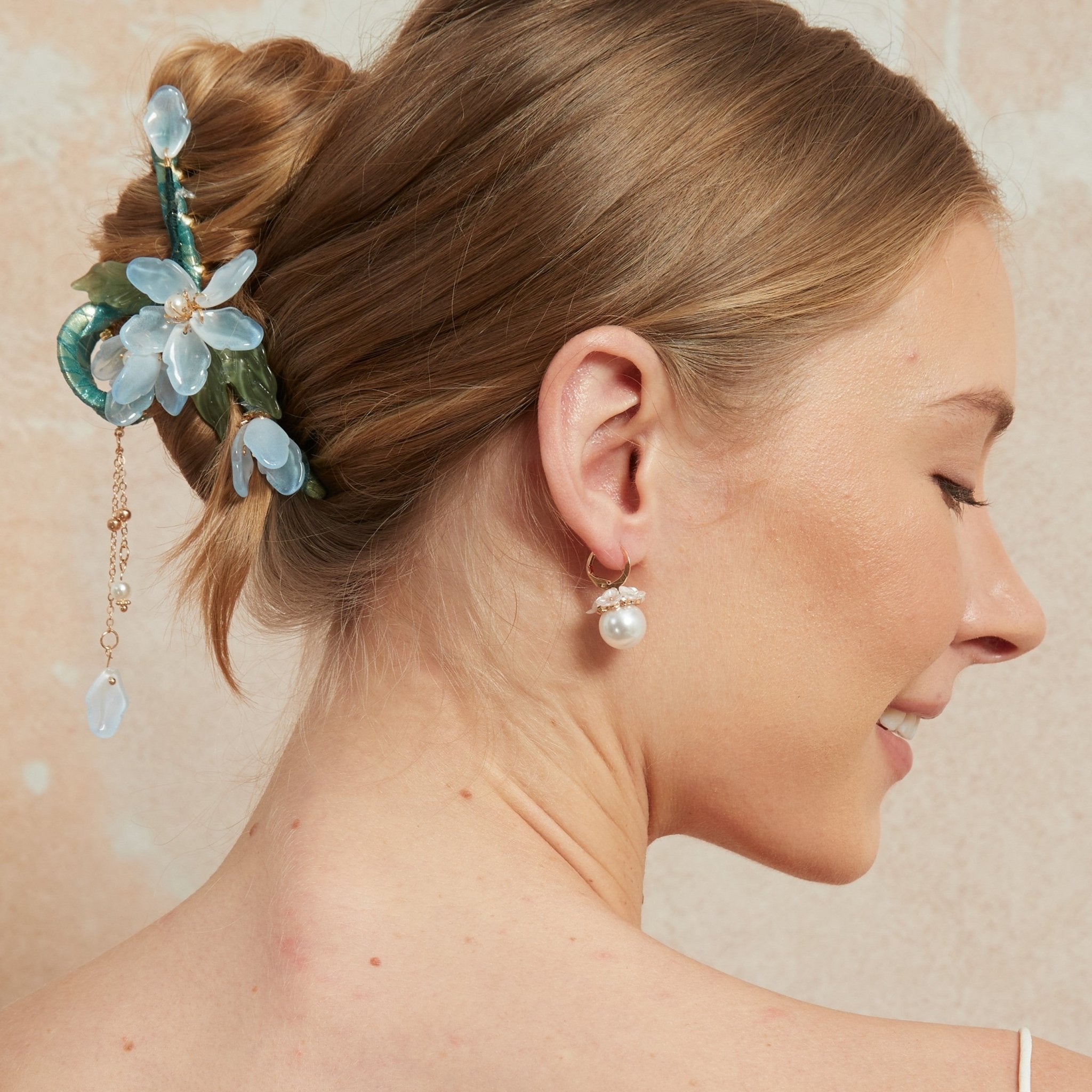 White Jasmine on Pearl Hoop EarringsEarringsJewelryBlossomuniqueflowerearringsgiftforhermothergiftdaughtergiftbirthdaygiftanniversarygift