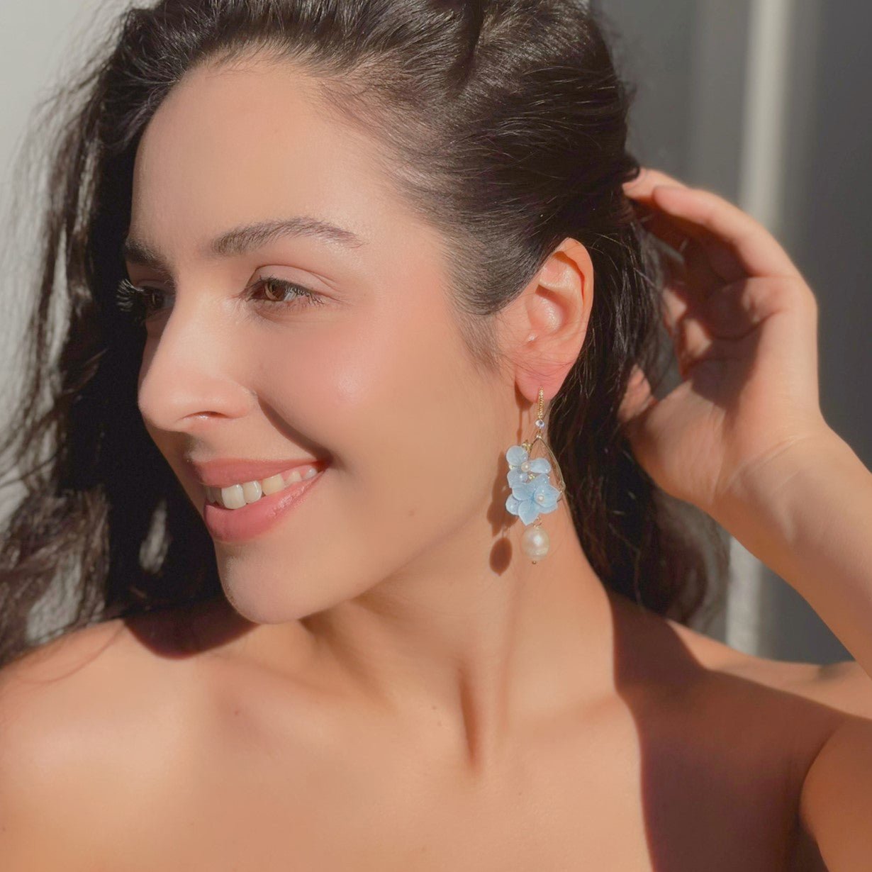 Blue Hydrangea Mother of Pearl Drop EarringsEarringsJewelryBlossomuniqueflowerearringsgiftforhermothergiftdaughtergiftbirthdaygiftanniversarygift