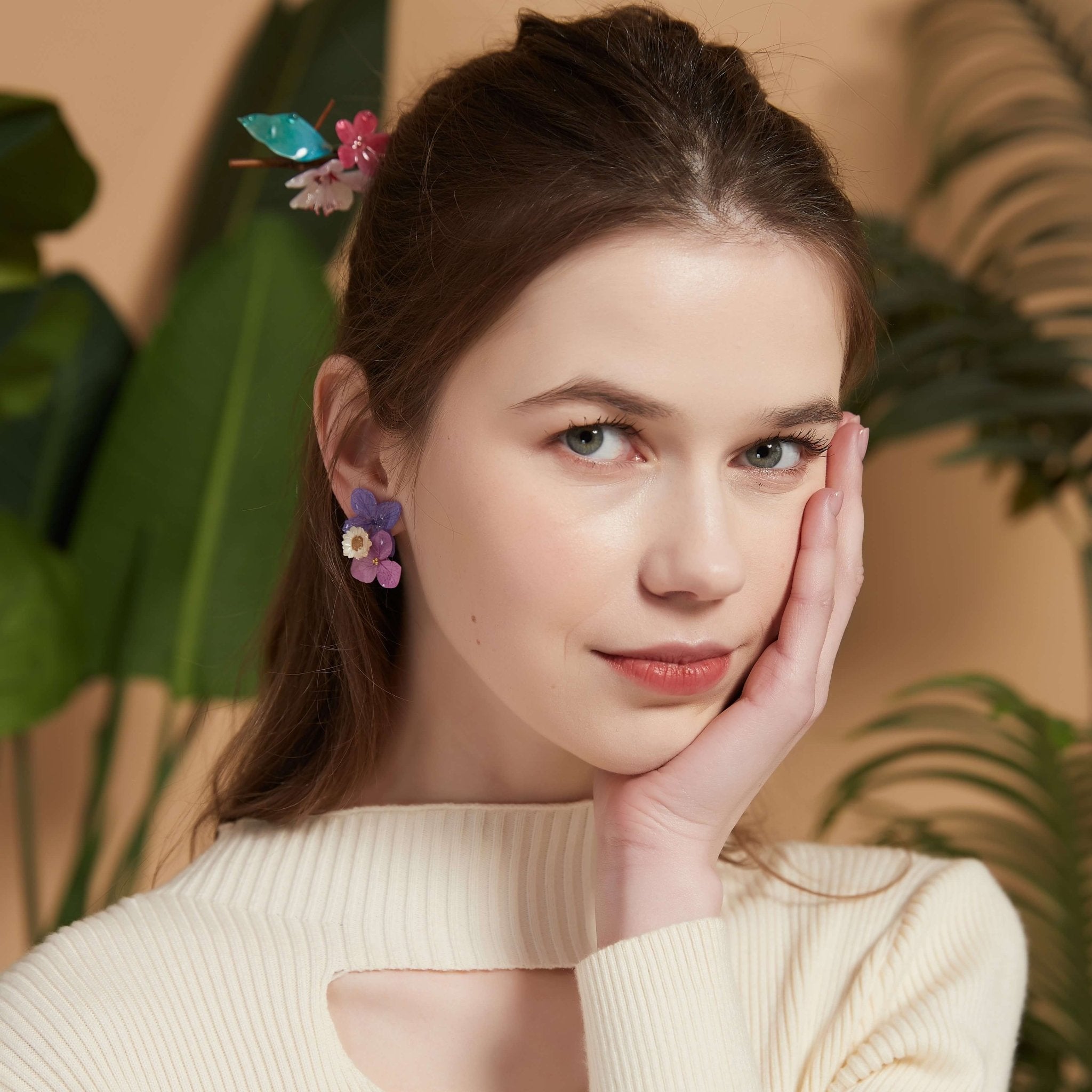 Dancing Purple Daisy Flower Stud EarringsEarringsJewelryBlossomuniqueflowerearringsgiftforhermothergiftdaughtergiftbirthdaygiftanniversarygift