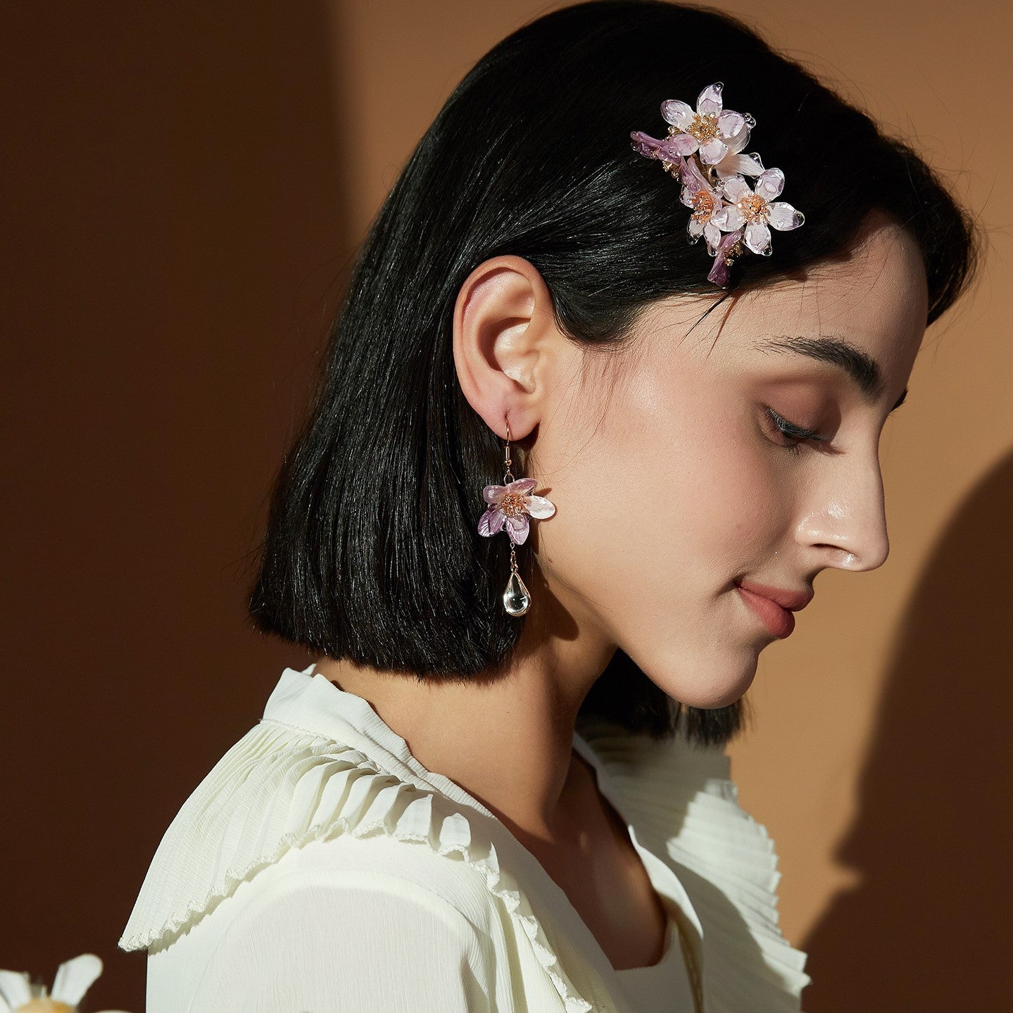 Golden Stamen Glittering Cherry Blossom Hair CombHAIRJewelryBlossomuniqueflowerearringsgiftforhermothergiftdaughtergiftbirthdaygiftanniversarygift