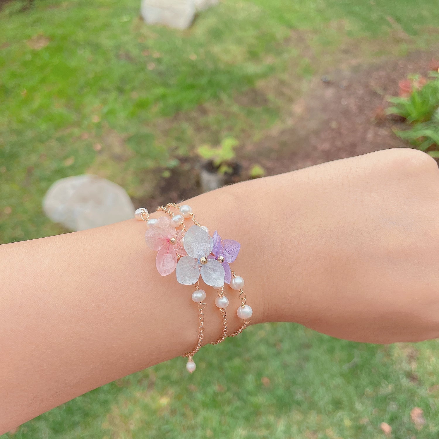 Miss Hydrangea Pearl Bracelet (Stackable)BraceletJewelryBlossomuniqueflowerearringsgiftforhermothergiftdaughtergiftbirthdaygiftanniversarygift