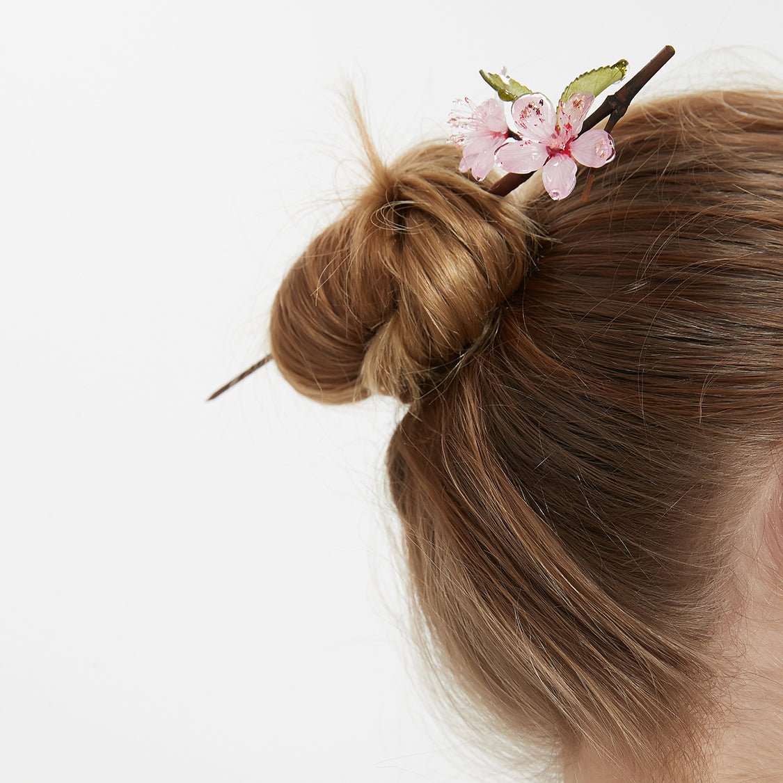 #flowerhairclips# #jewelryblossom##hairclips##weddinghairstyle##weddingjewelry# #hairstick#
#flowerjewelry# model back view