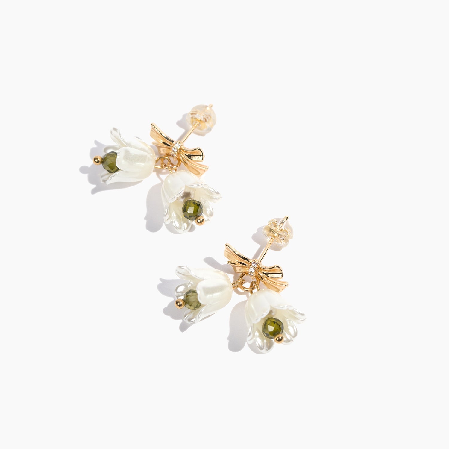 #whiteflowerearring# - #jewelryblossom##earrings##fairyearrings##weddingearrings##acrylicicearrings##bellflowerearring#