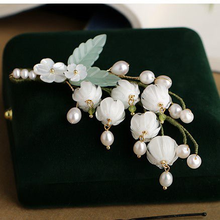 #bellflowerhairclips# #jewelryblossom##hairclips##weddinghairstyle##weddingjewelry# top view detail
#flowerjewelry#
