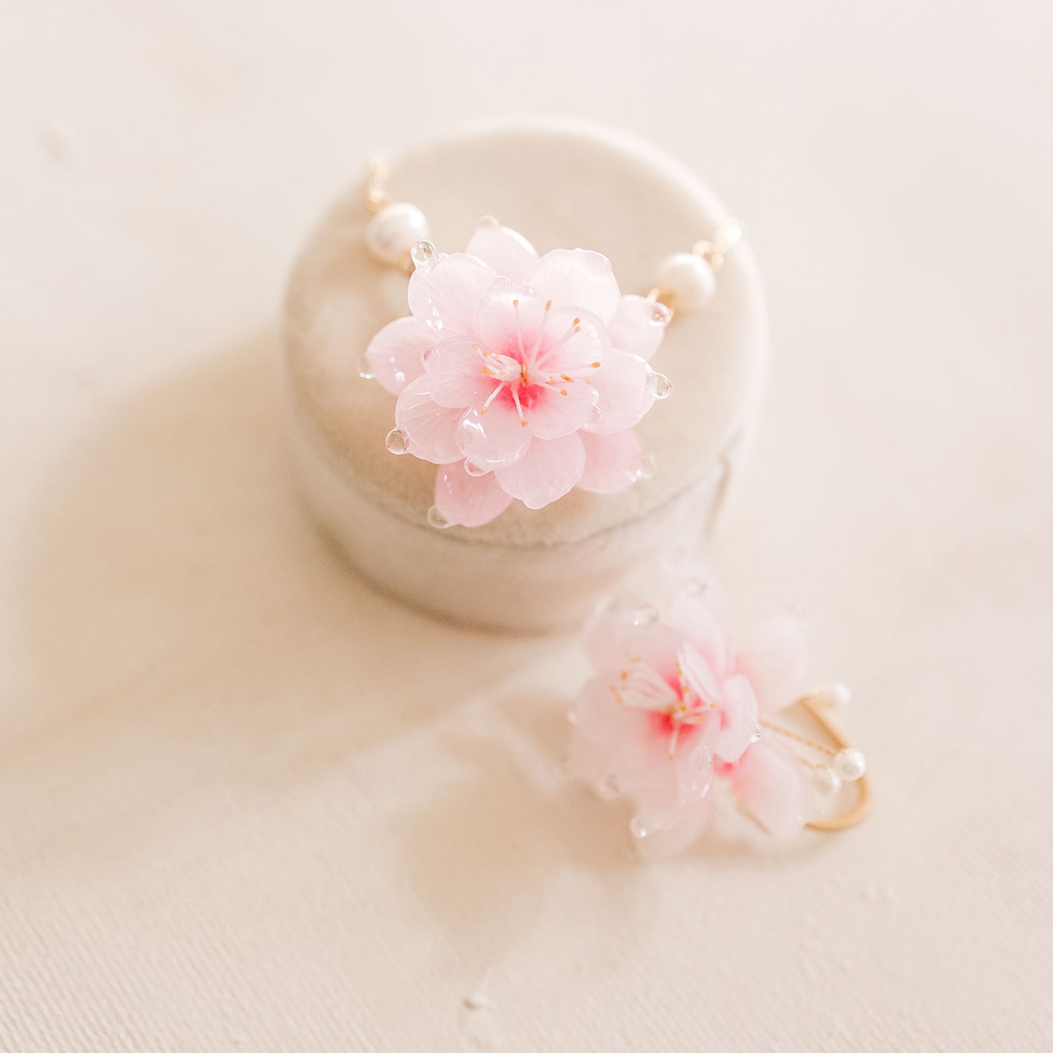 Soft Branch - JewelryBlossom
acrylic flower jewelry
plastic flower jewelry