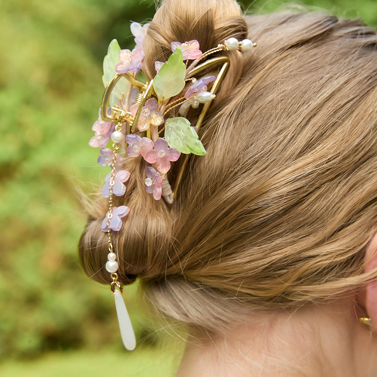 Lilac Hydrangea Pearl Tassel Claw Clip