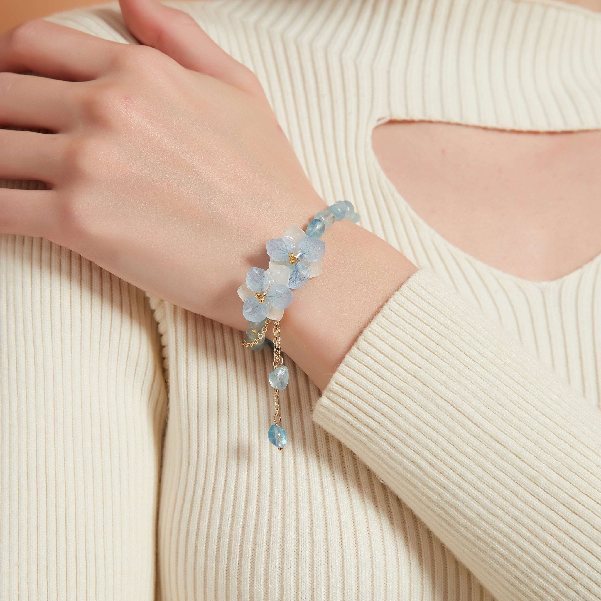 Blue Hydrangea Crystal Beaded BraceletBraceletJewelryBlossomuniqueflowerearringsgiftforhermothergiftdaughtergiftbirthdaygiftanniversarygift
